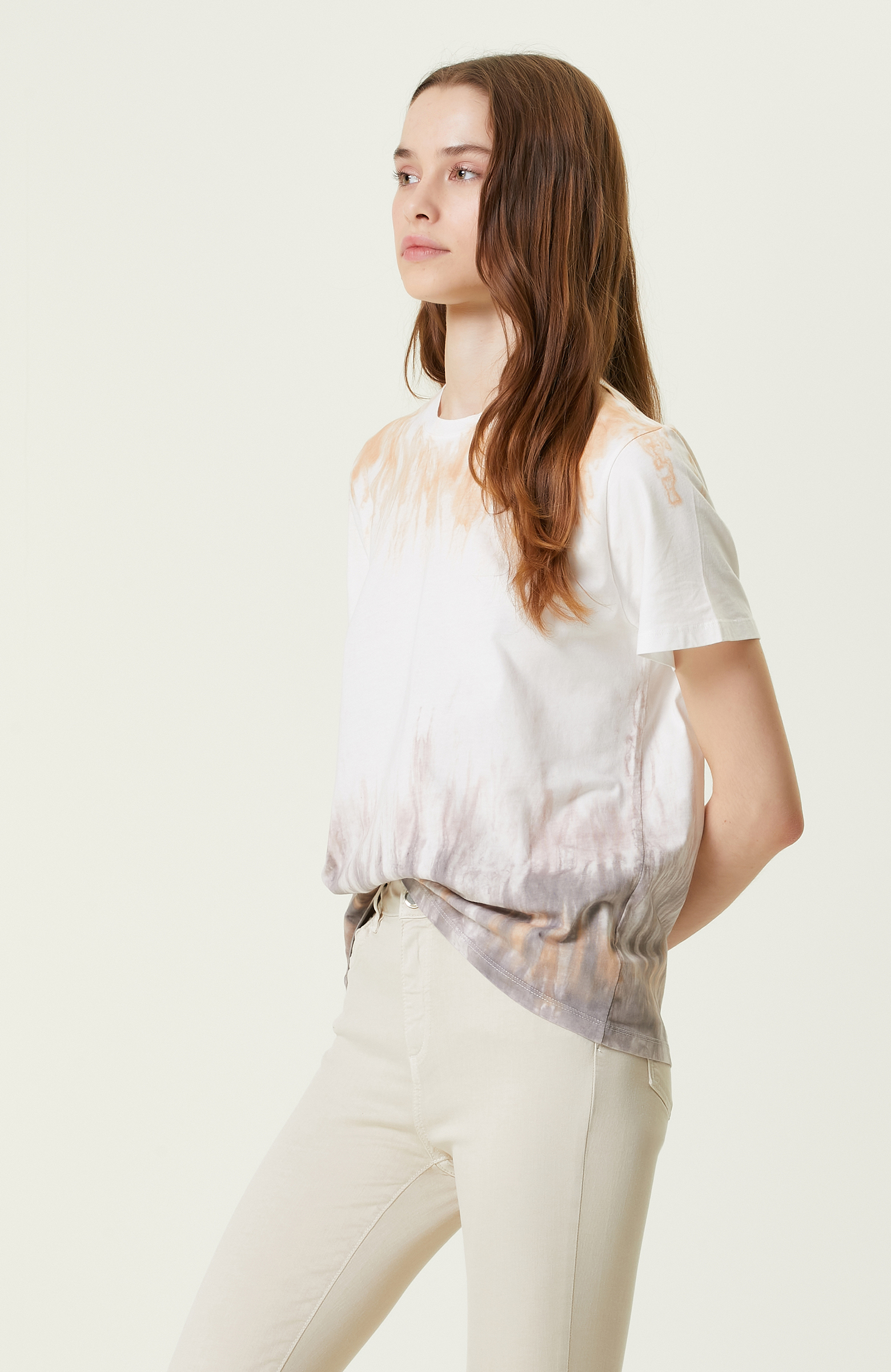 Bej Kısa Kollu Bisiklet Yaka Batik T-shirt