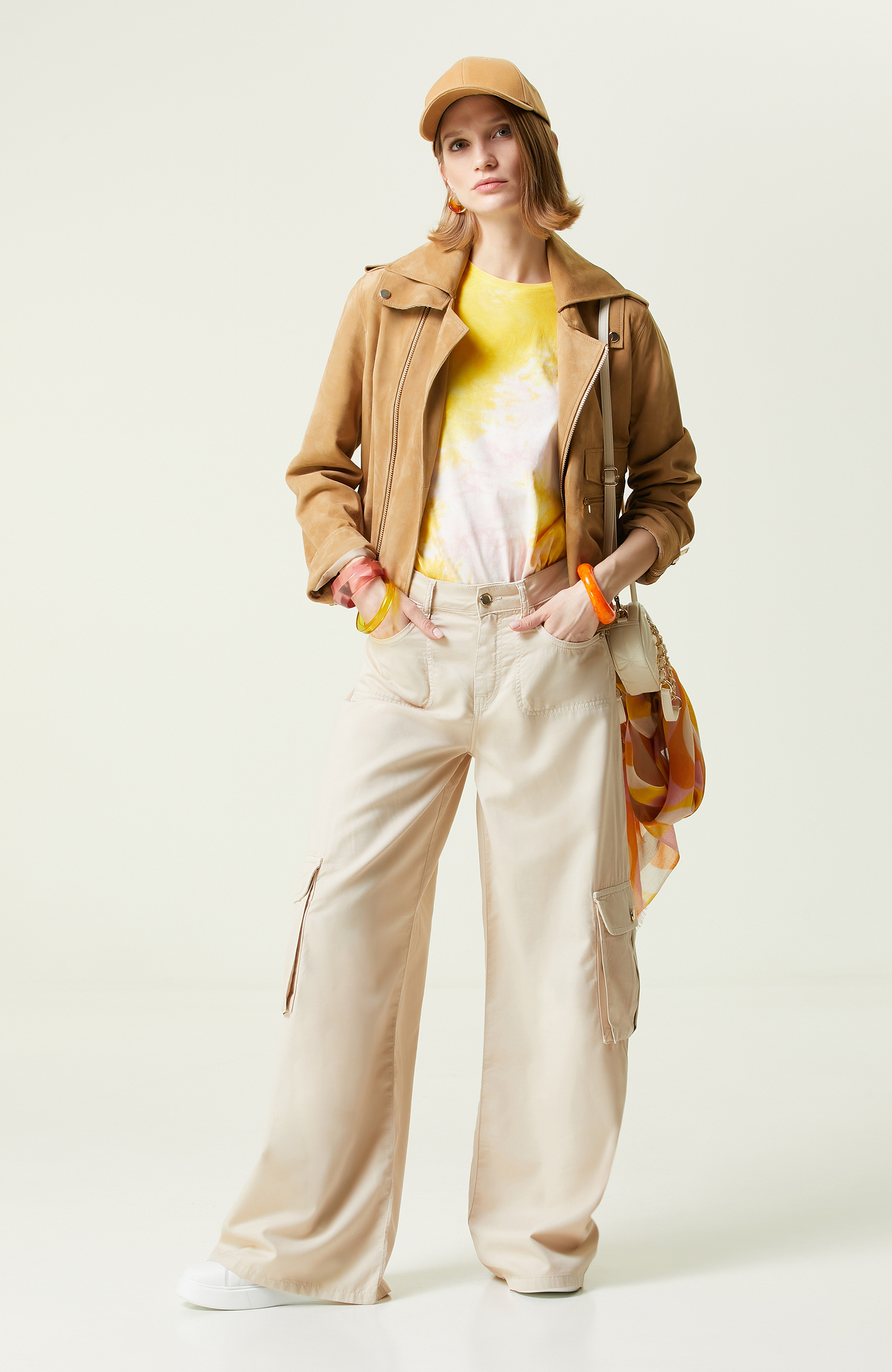 Beyaz Bisiklet Yaka Pamuklu Baskılı T-Shirt