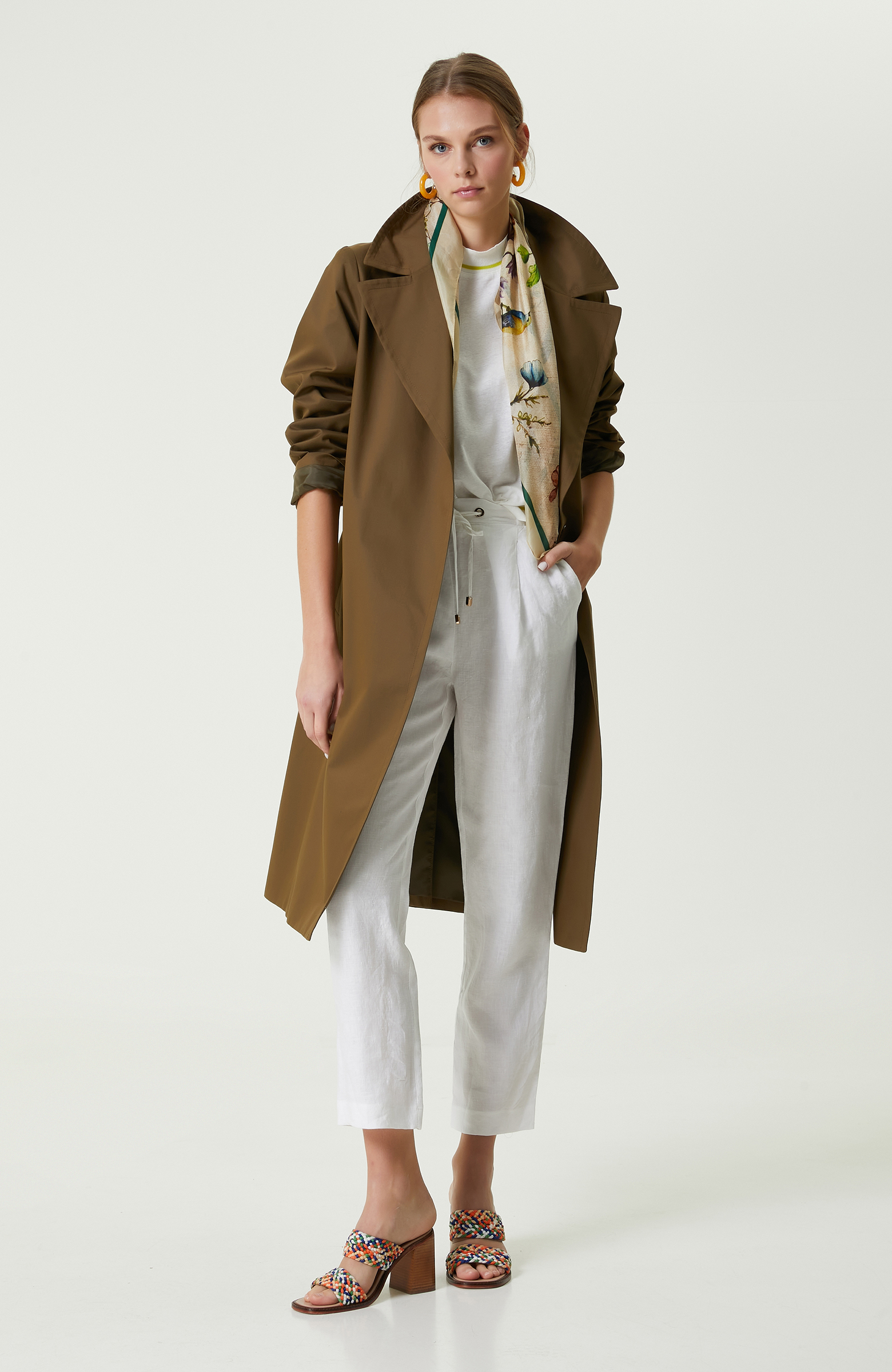 Kırık Beyaz Ribana Yakalı T-Shirt