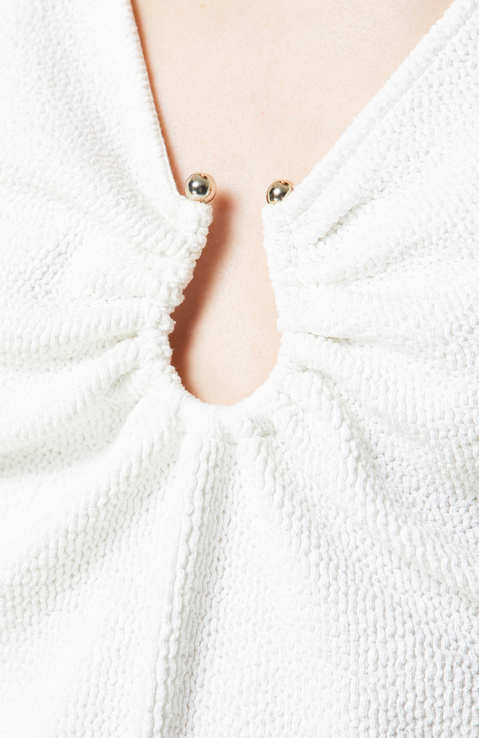 Beyaz Kolsuz U Yaka Bluz