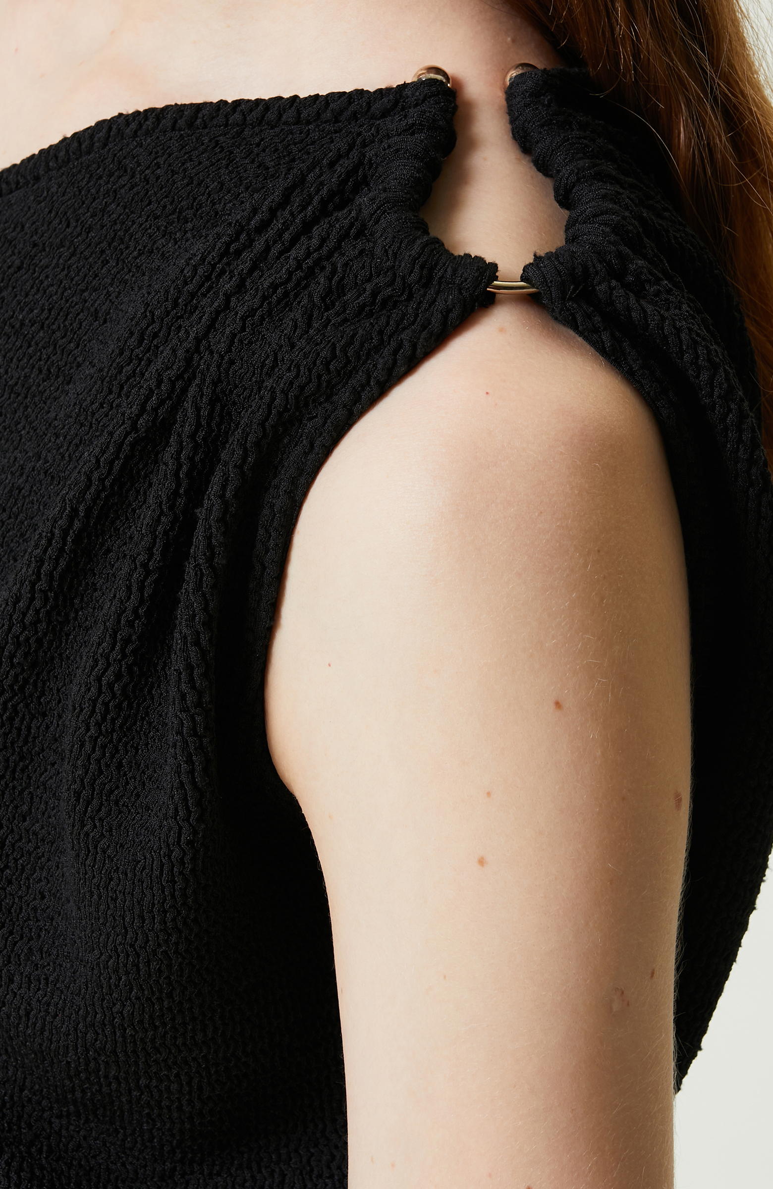 Siyah Kolsuz Tek Omuz Bluz