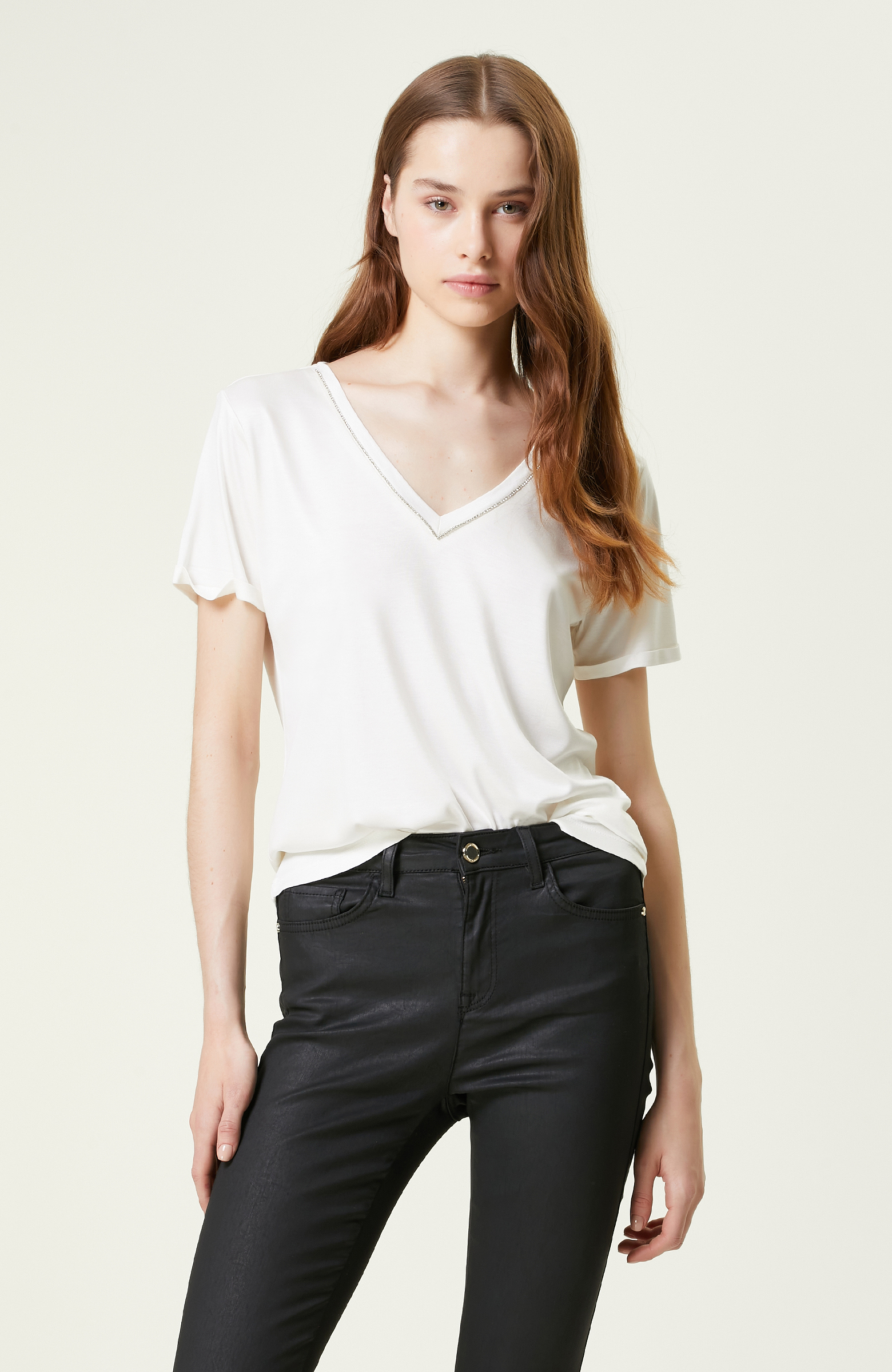 Ekru Kısa Kollu V Yaka T-shirt