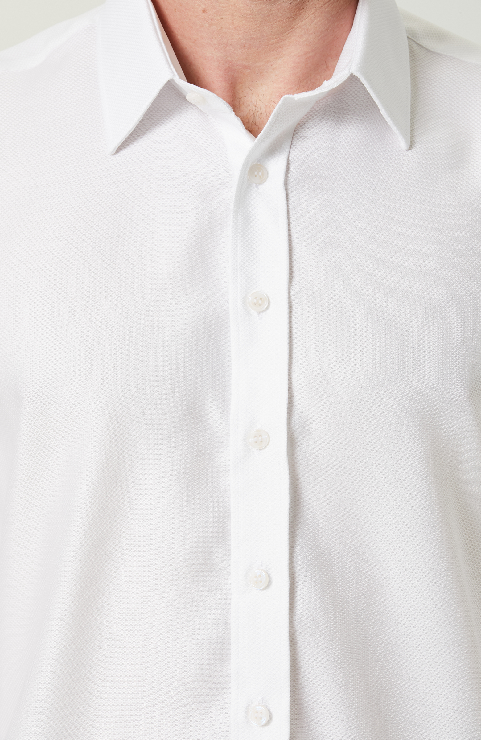 Uzun Kollu Jakarlı Beyaz Gömlek