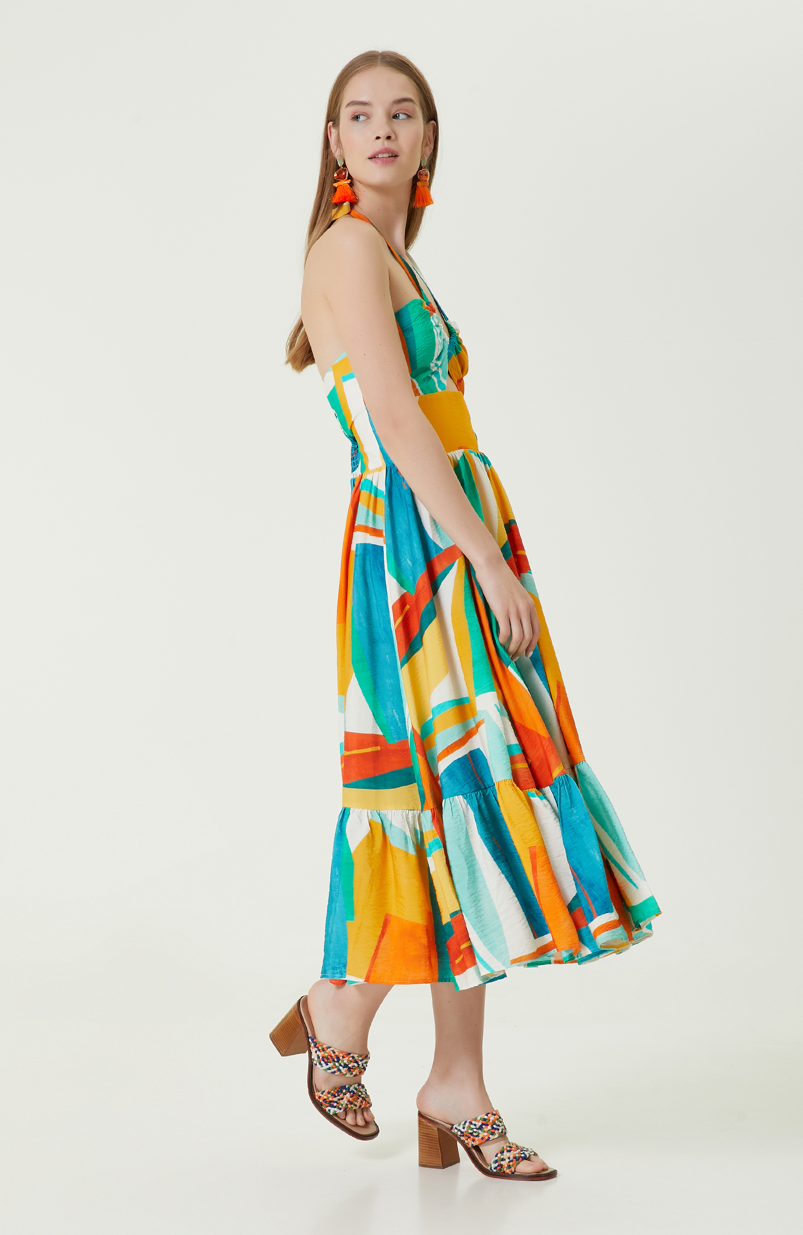 Yeşil Ekru Askılı V Yaka Elbise