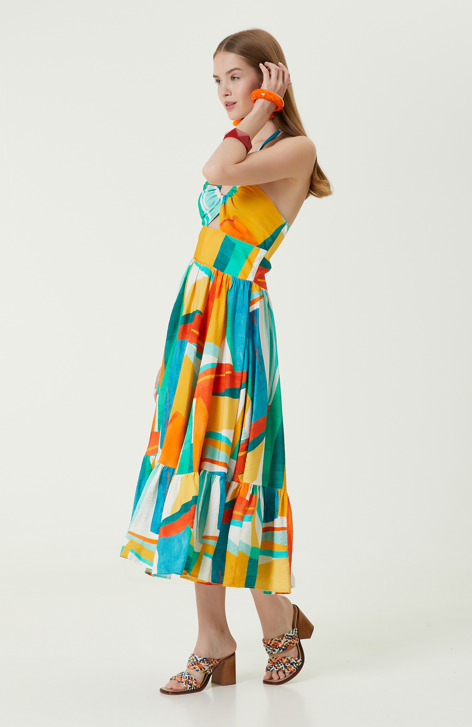 Yeşil Ekru Askılı V Yaka Elbise