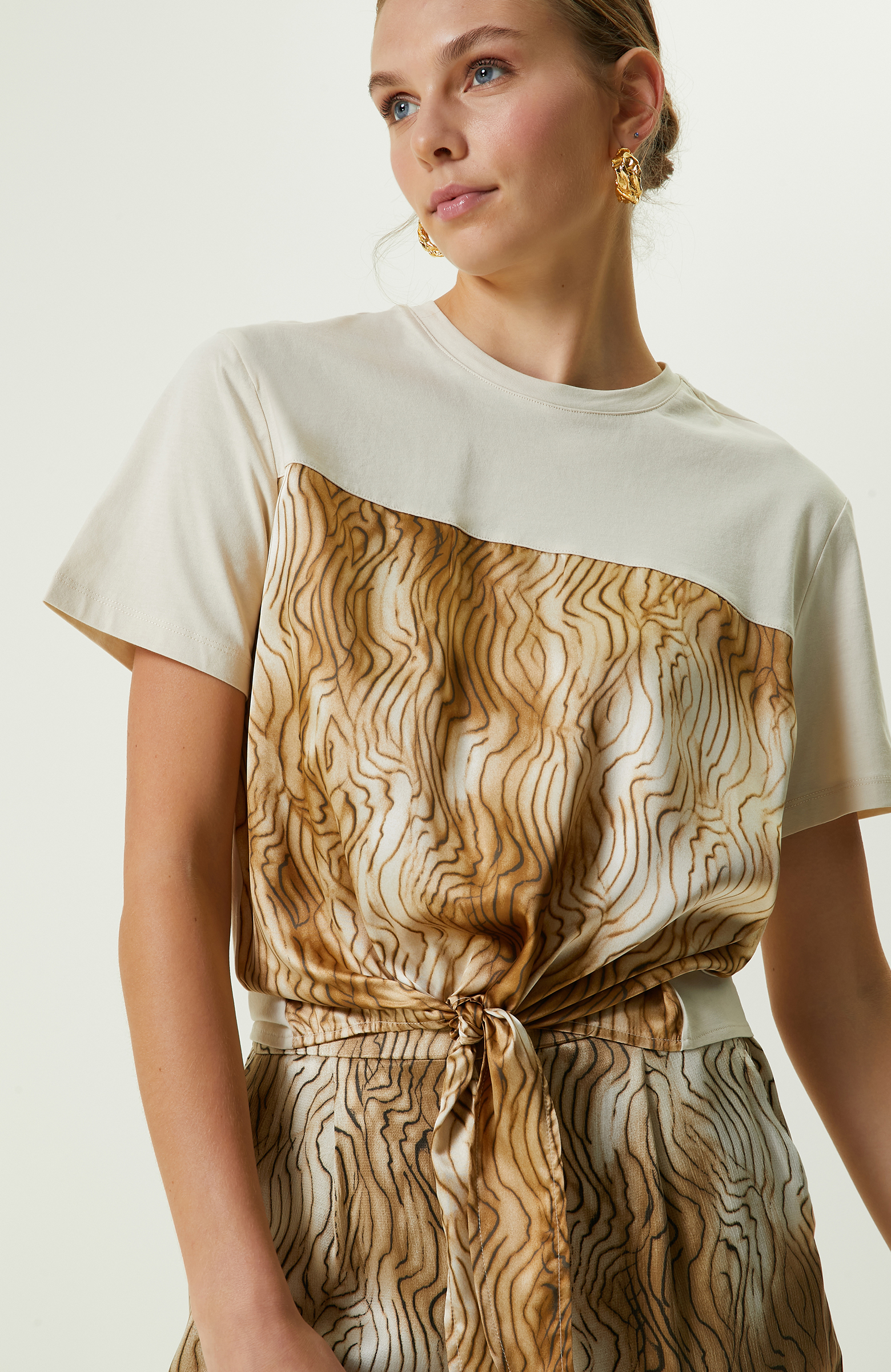 Taş Rengi Kısa Kollu Bisiklet Yaka T-Shirt