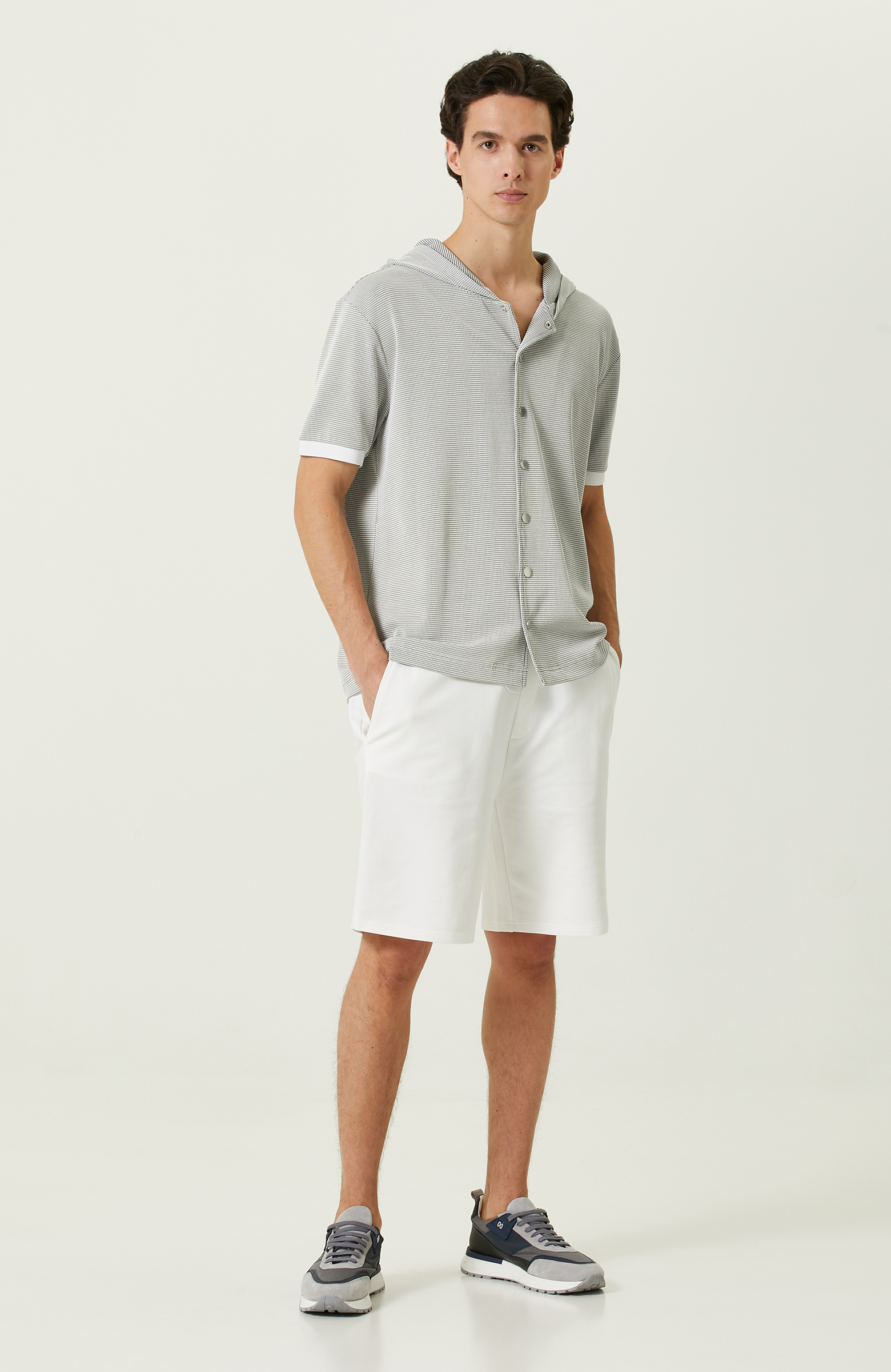 Siyah Beyaz Desenli  Gömlek