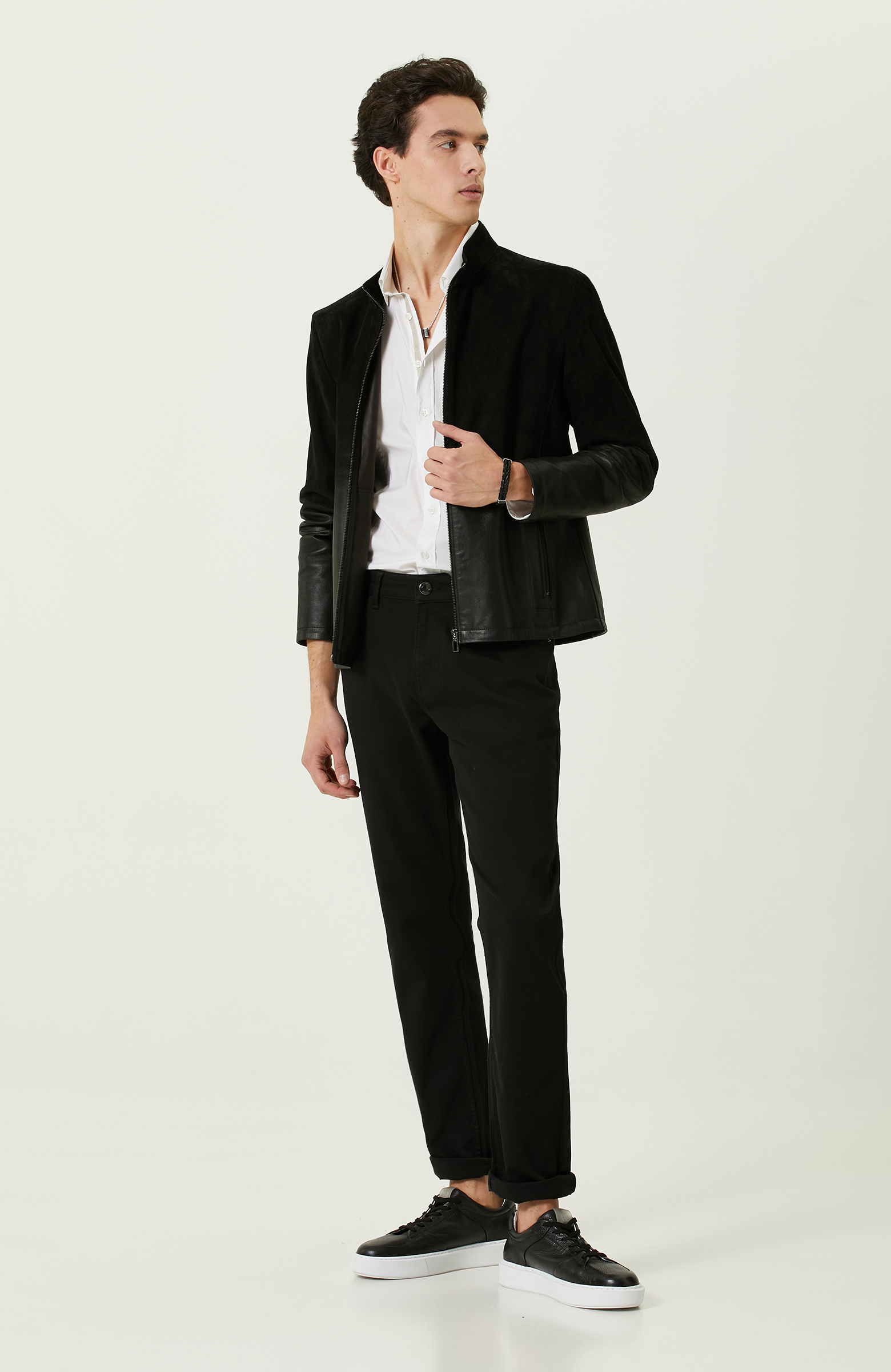 Beyaz Uzun Kollu Cepsiz Gömlek