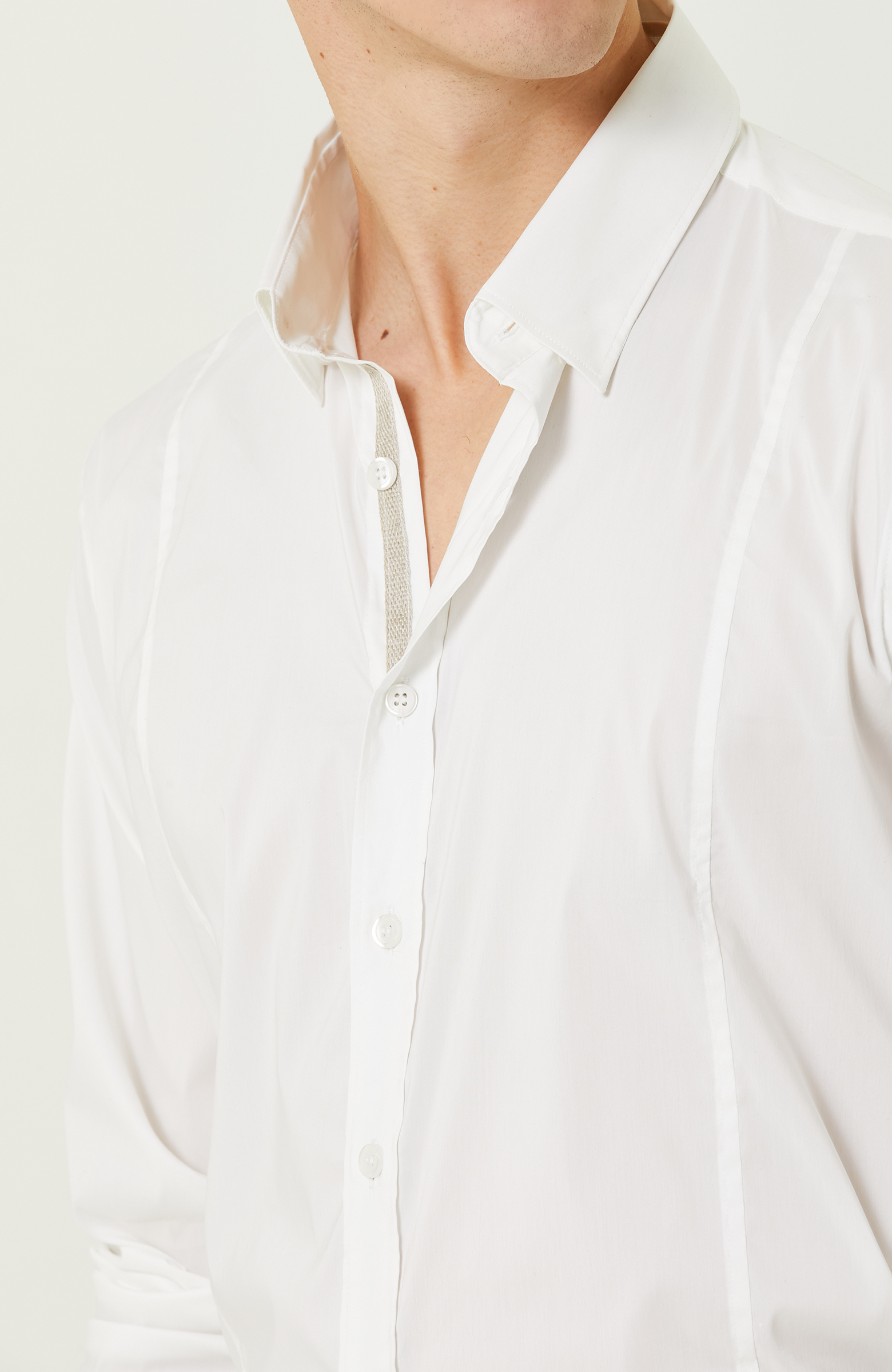 Beyaz Uzun Kollu Cepsiz Gömlek