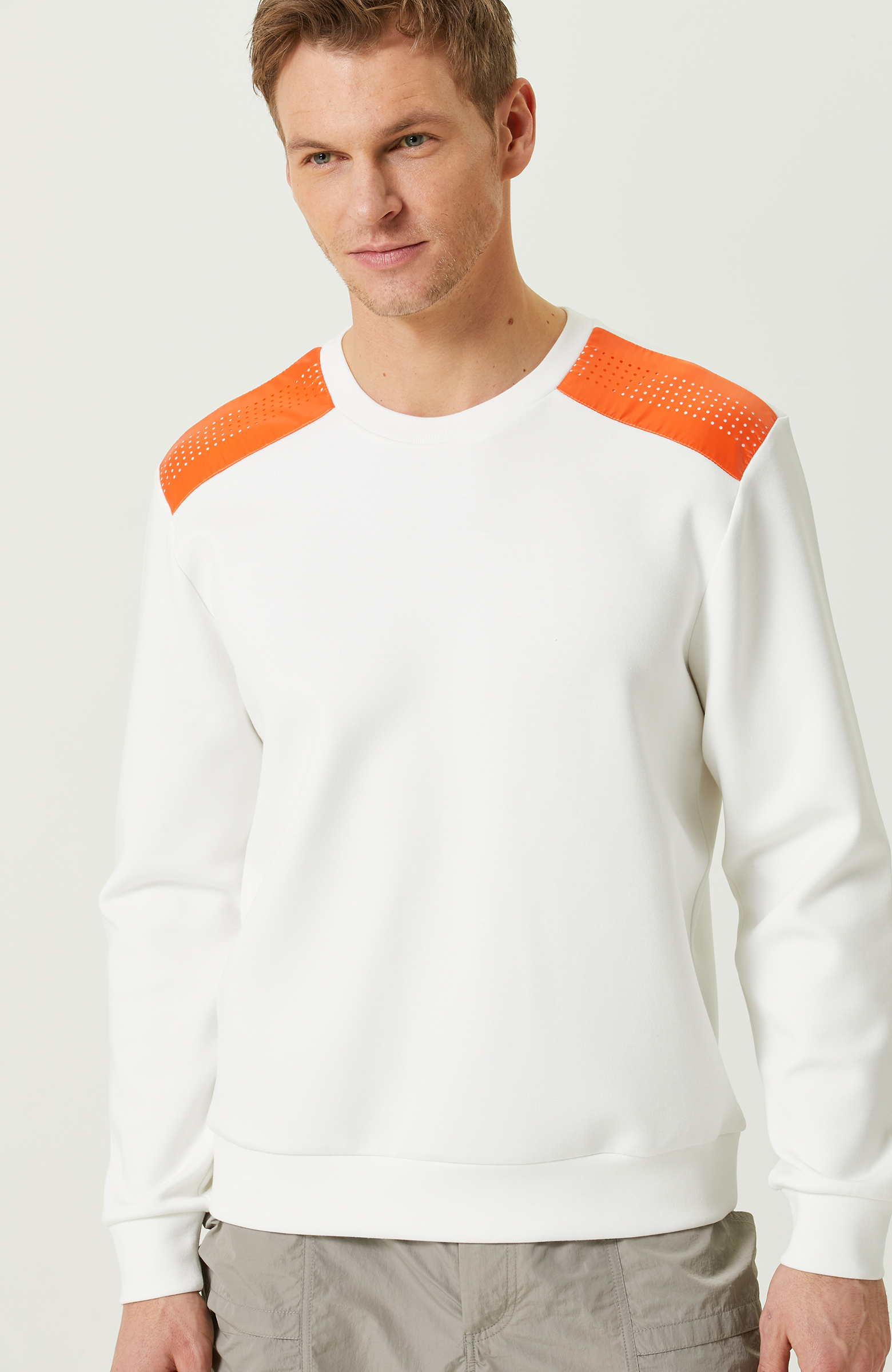 N-Tech Ekru Bisiklet Yaka  Sweatshirt