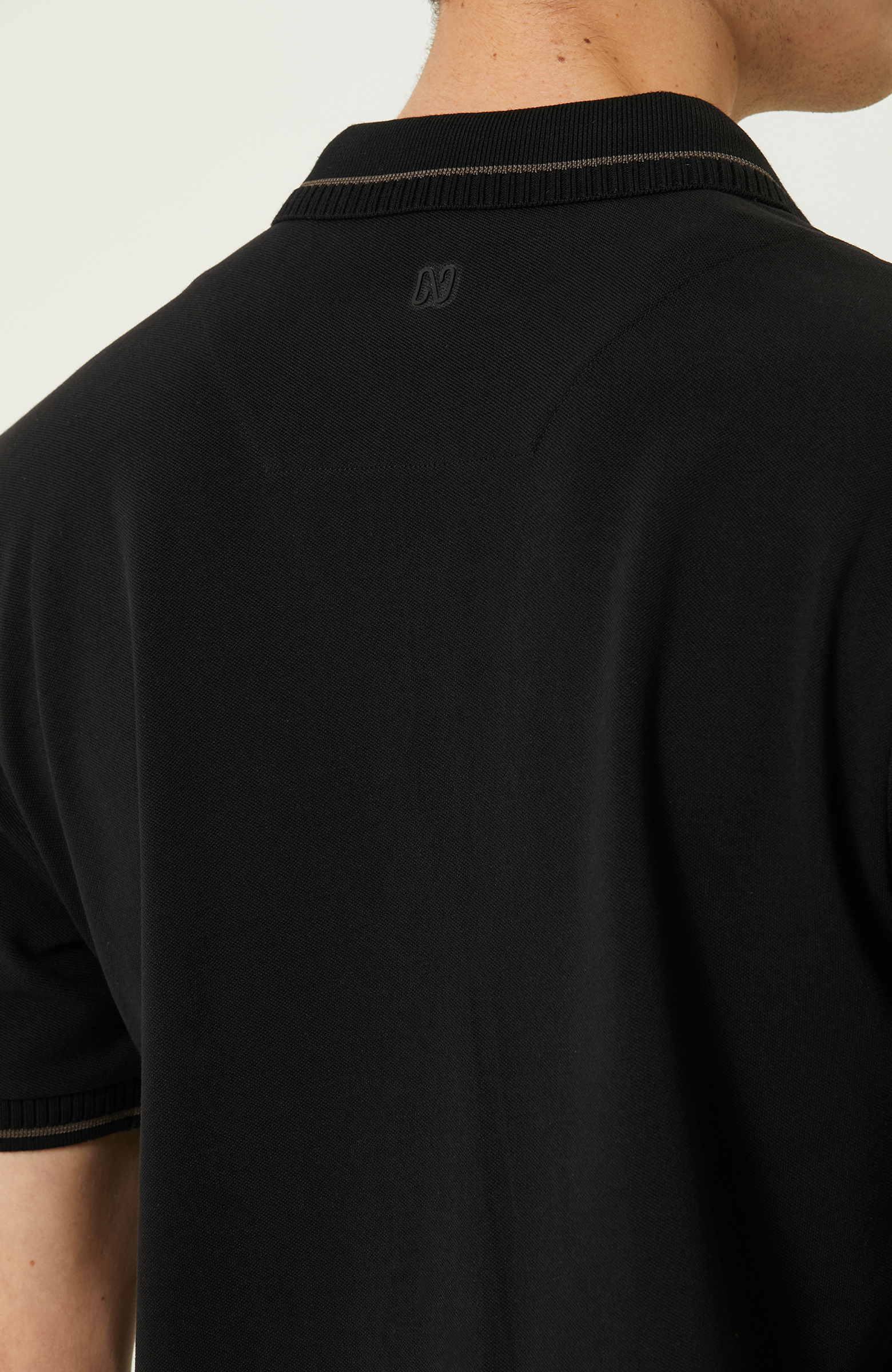 Siyah Fermuarlı Polo Yaka T-Shirt
