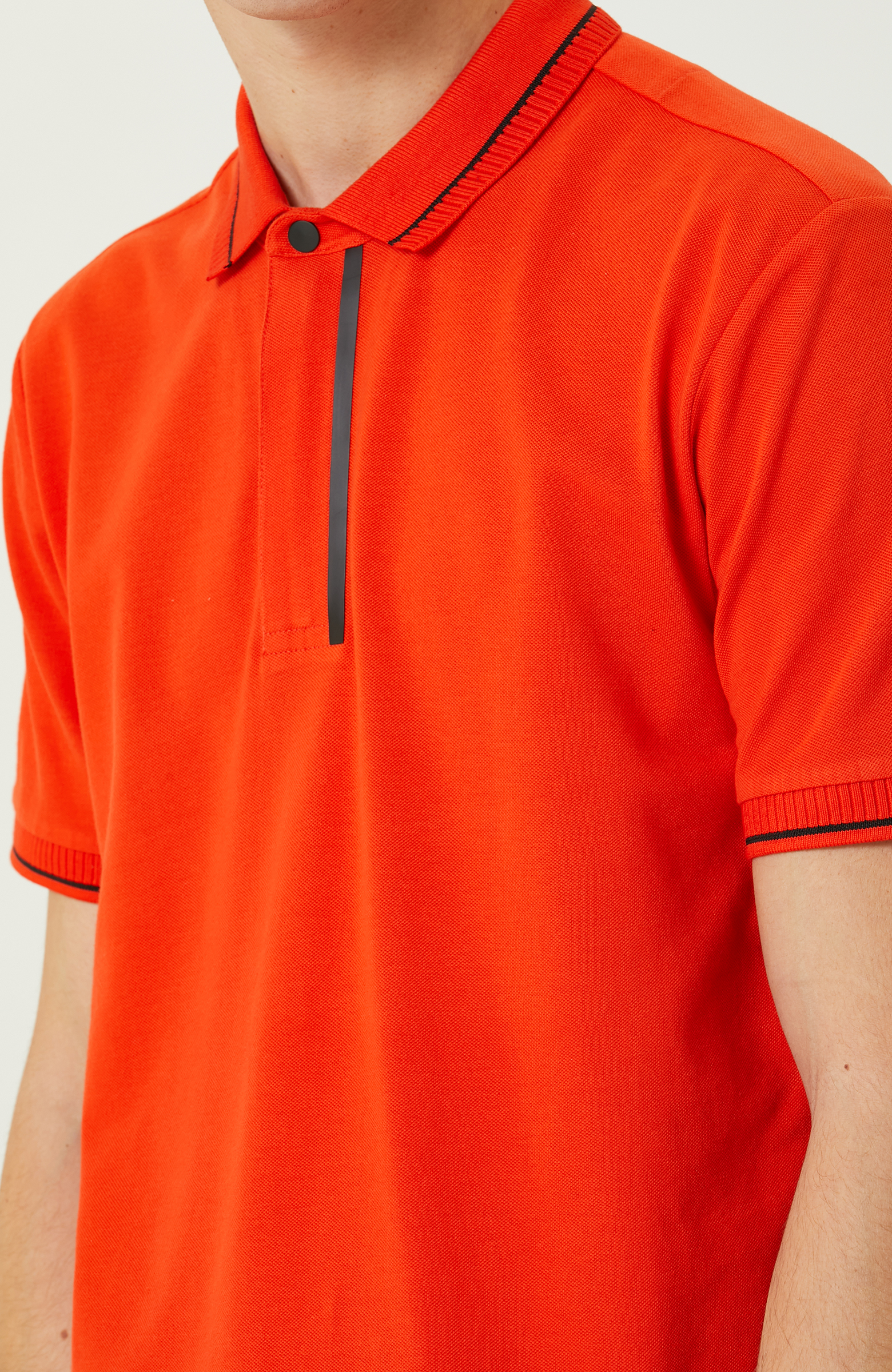 Turuncu Fermuarlı Polo Yaka T-Shirt