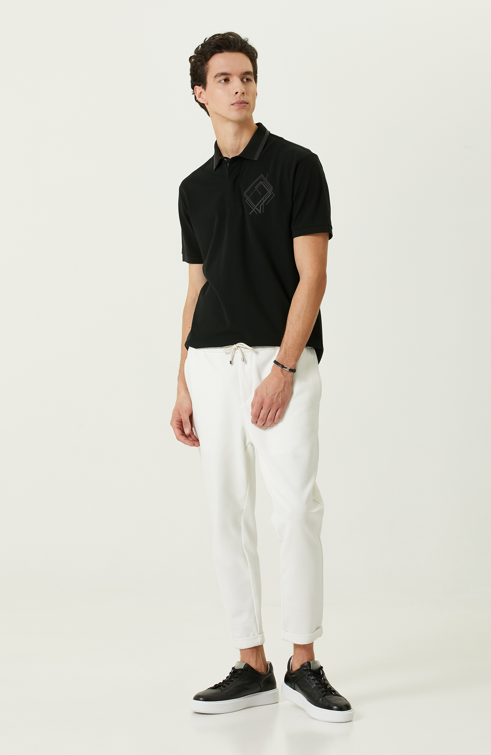 Siyah Baskılı Fermuarlı Polo Yaka T-Shirt