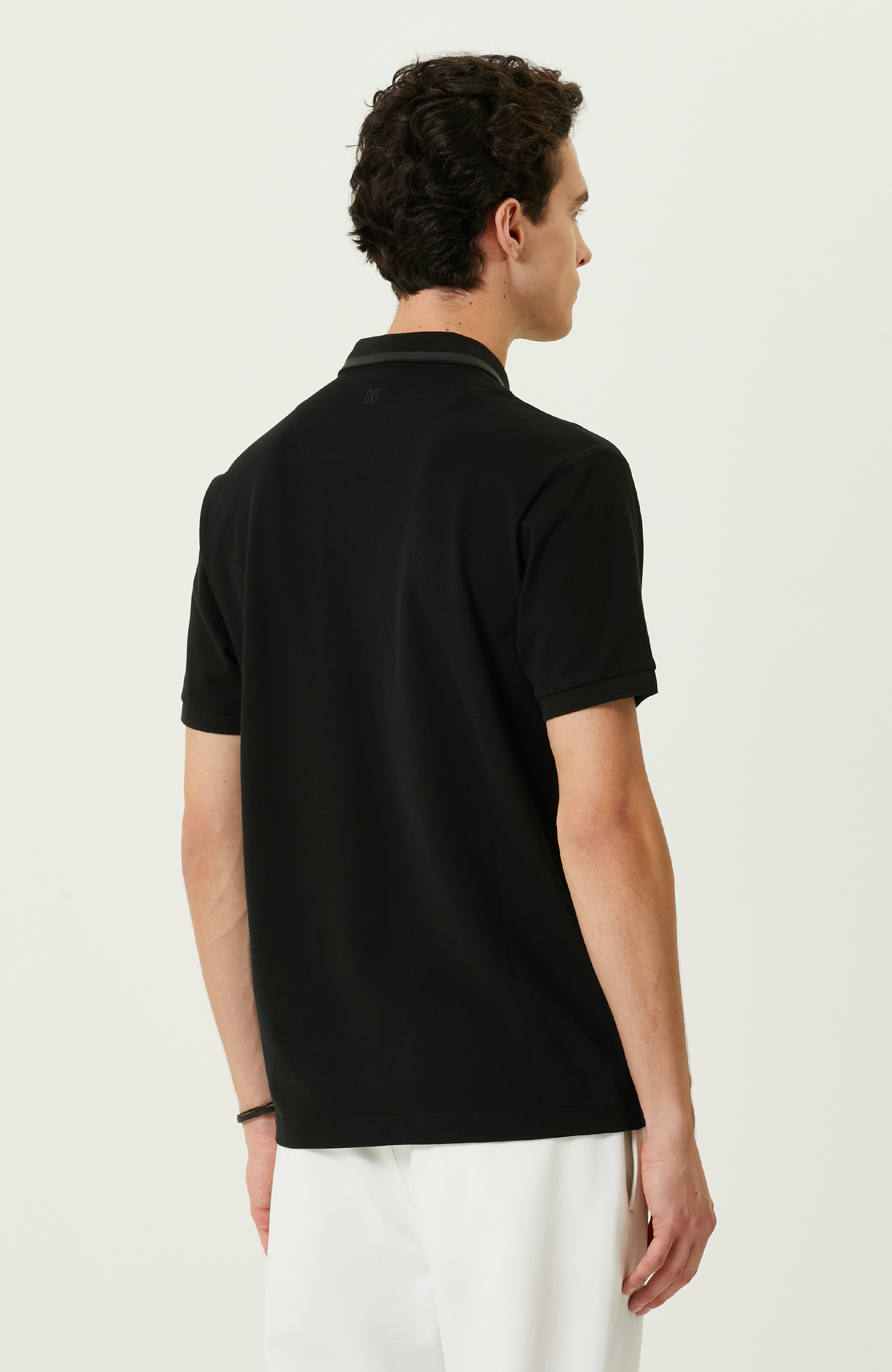 Siyah Baskılı Fermuarlı Polo Yaka T-Shirt