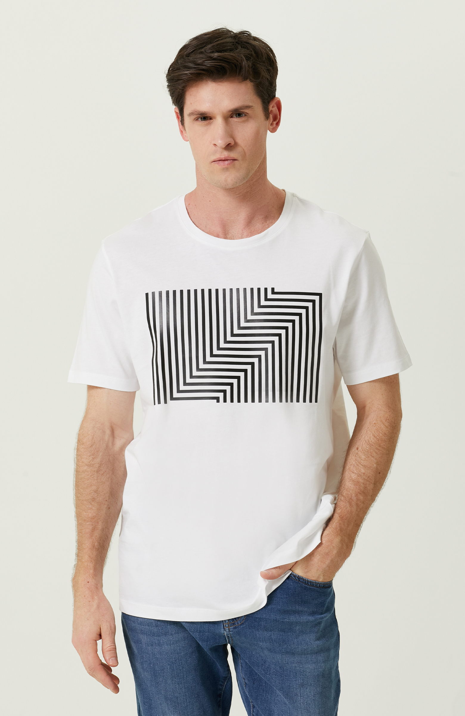 Beyaz Baskılı Kısa Kollu T-shirt