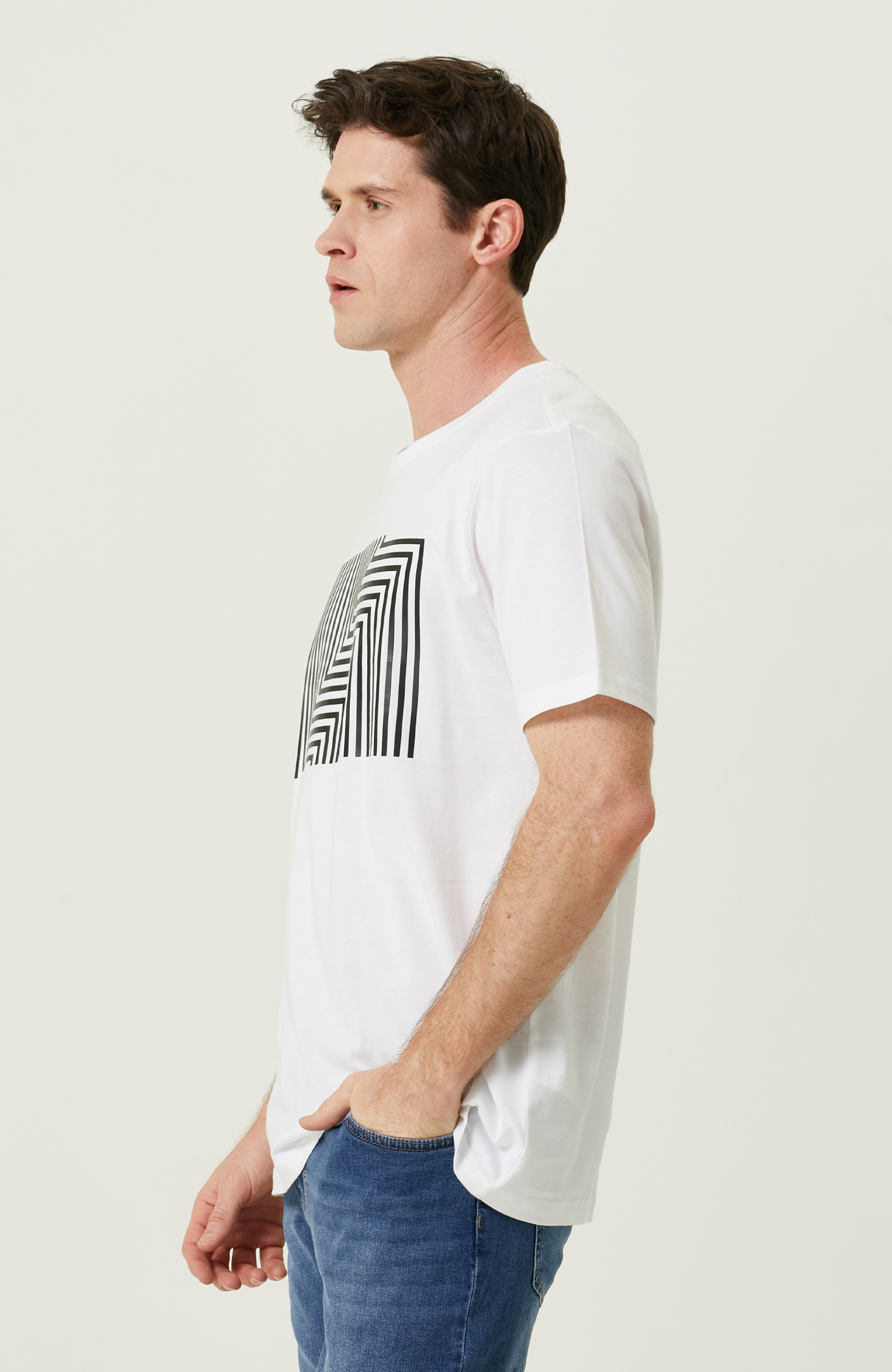 Beyaz Baskılı Kısa Kollu T-shirt