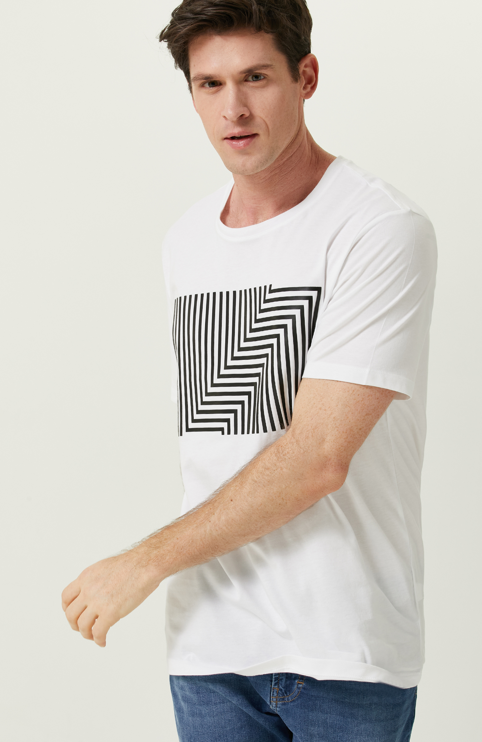 Beyaz Baskılı Kısa Kollu T-shirt