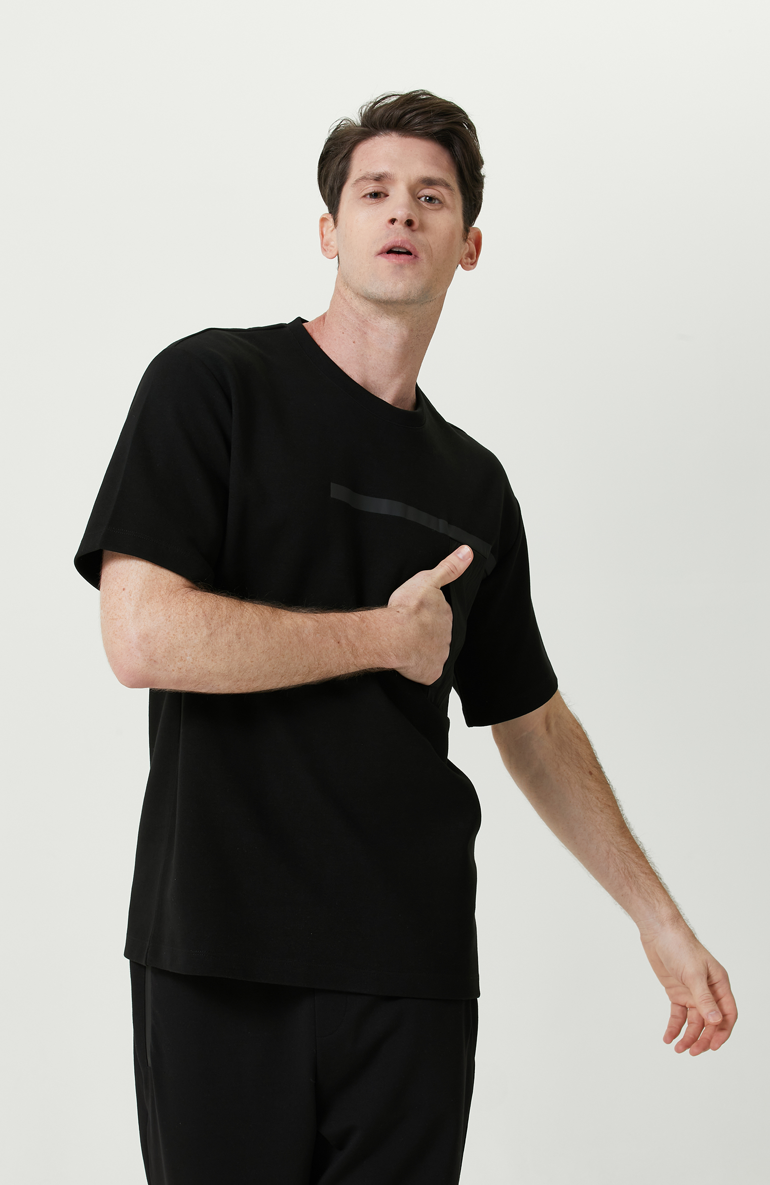 Kısa Kollu Düz Siyah T-Shirt