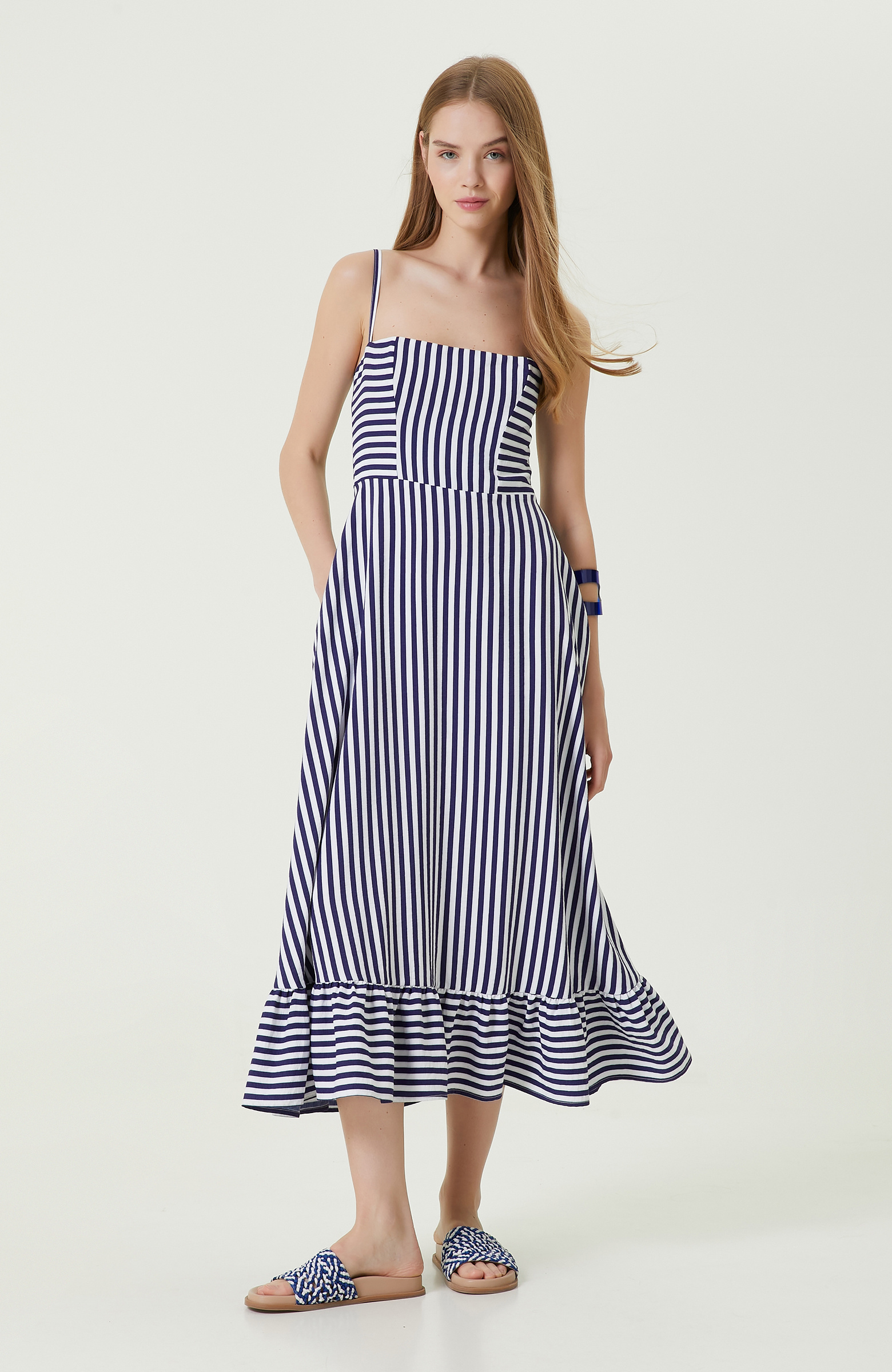 Beyaz-Lacivert Çizgili Elbise