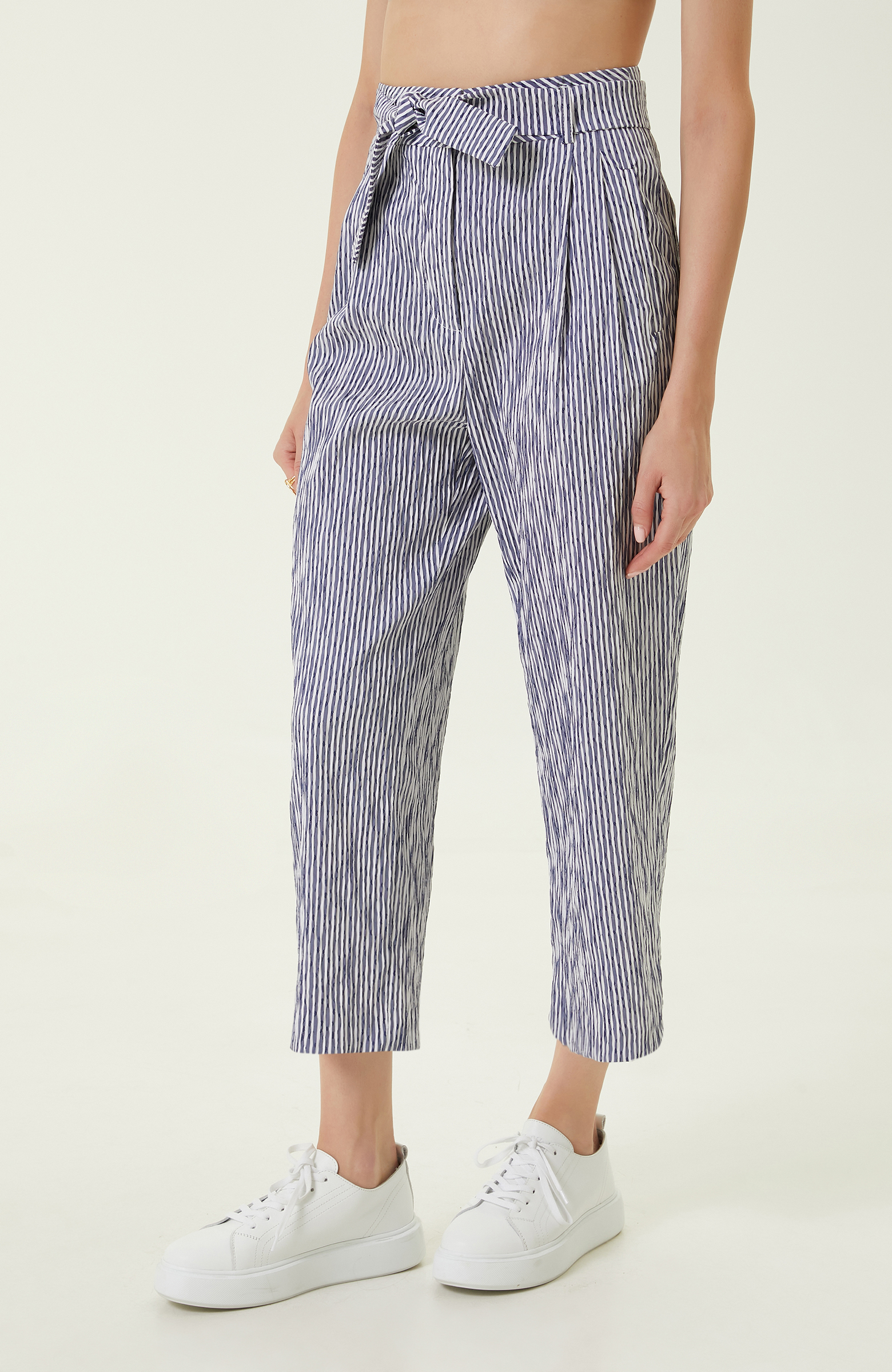 Lacivert Beyaz Beli Büzgülü Pantolon