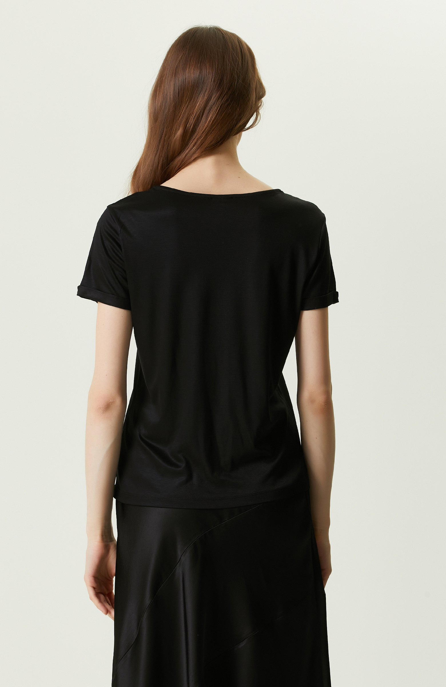 Siyah Kısa Kollu V Yaka T-shirt