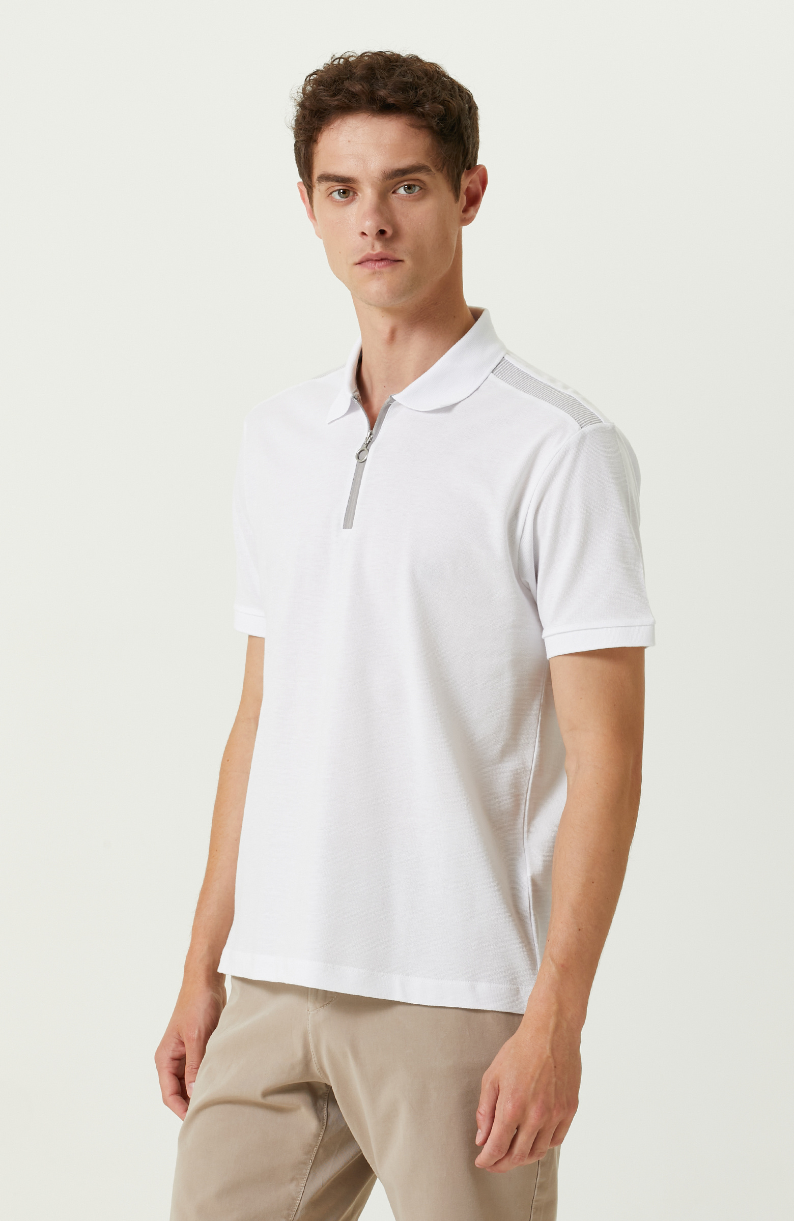 Beyaz Pamuklu Kısa Kollu Tshirt