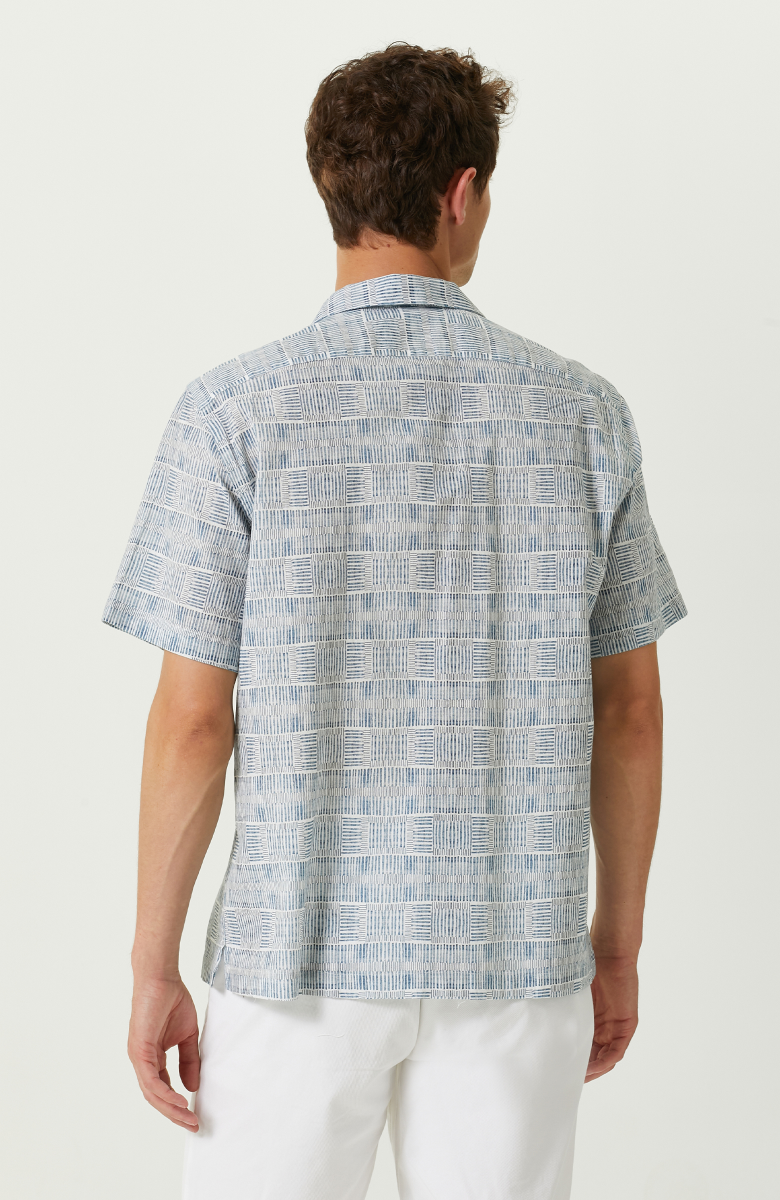 Mavi Beyaz Pamuklu Kısa Kollu Gömlek