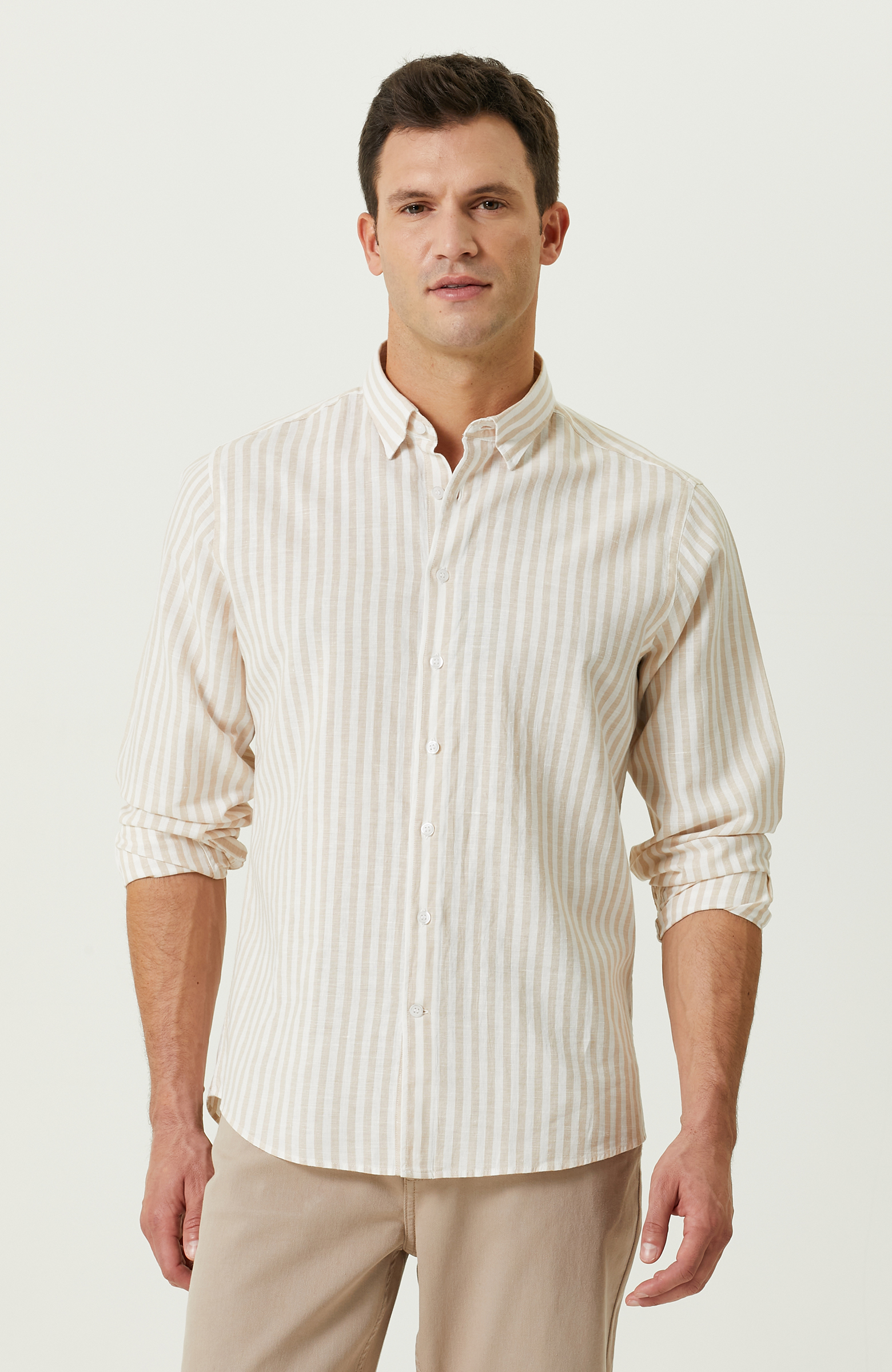 Bej Düğmeli Uzun Kollu Gömlek