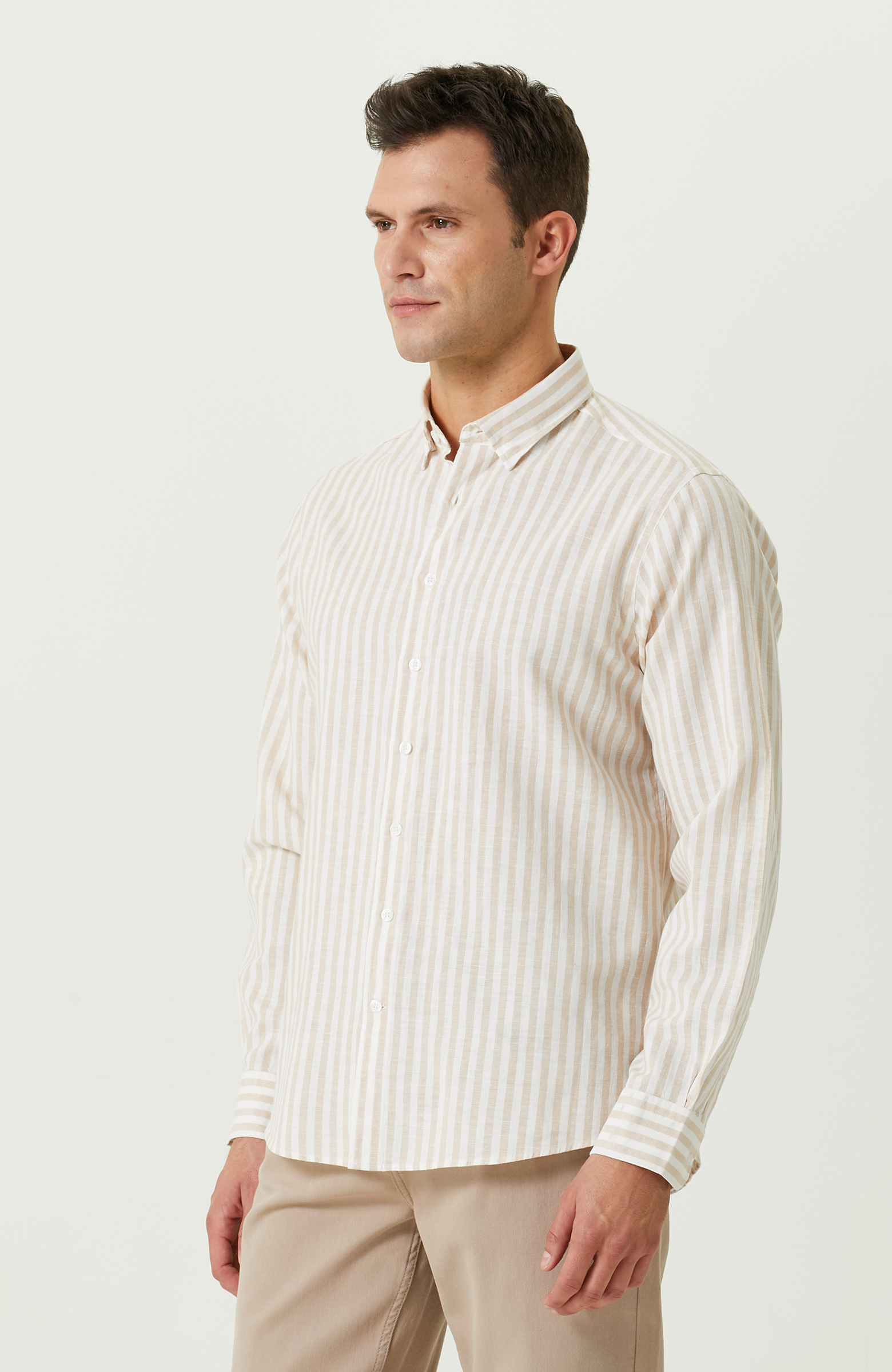 Bej Düğmeli Uzun Kollu Gömlek