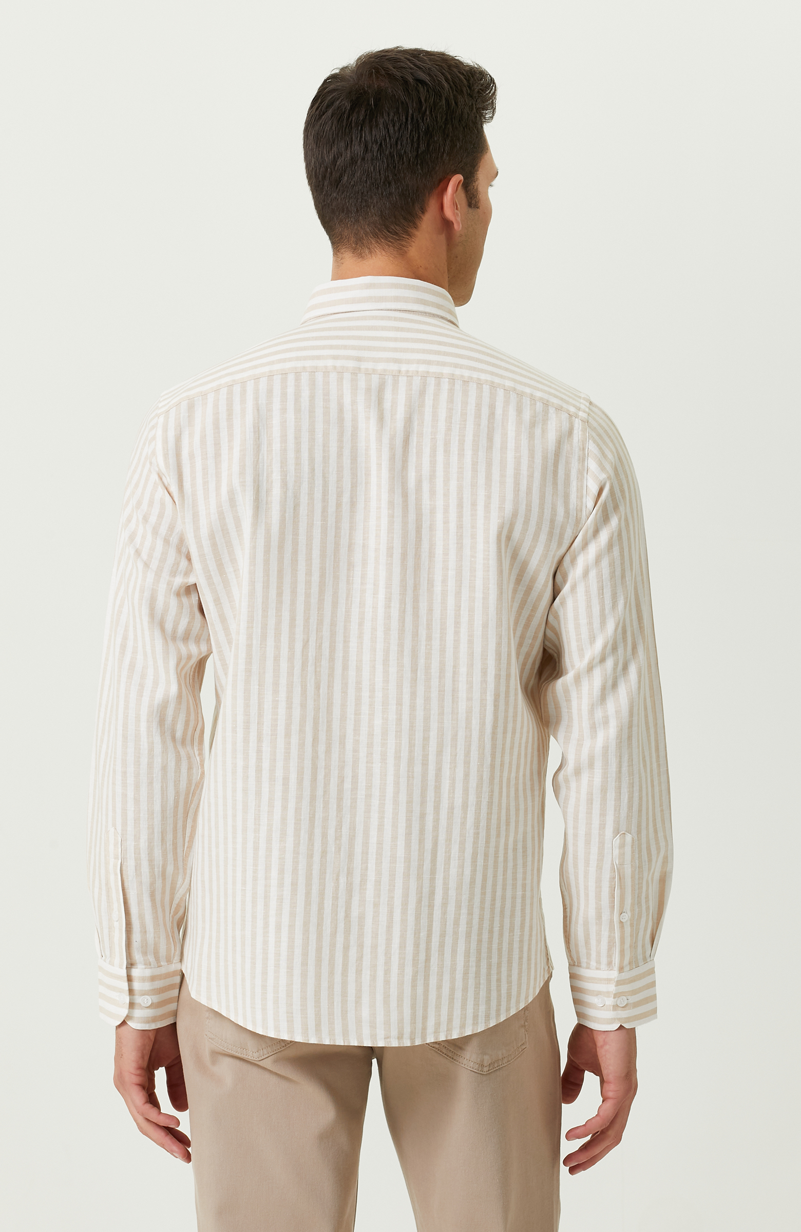 Bej Düğmeli Uzun Kollu Gömlek