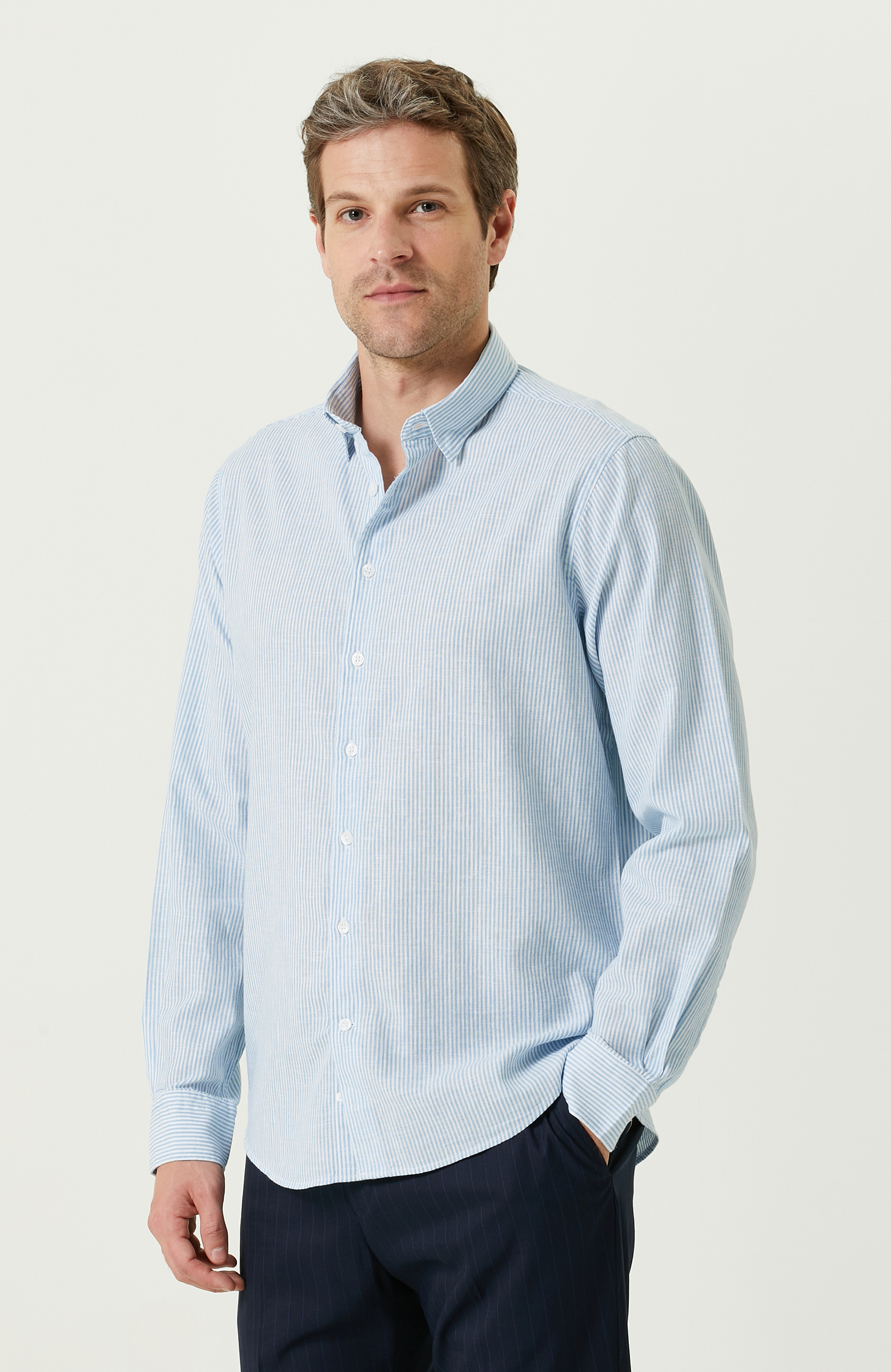 Mavi Düğmeli Yaka Uzun Kollu Gömlek