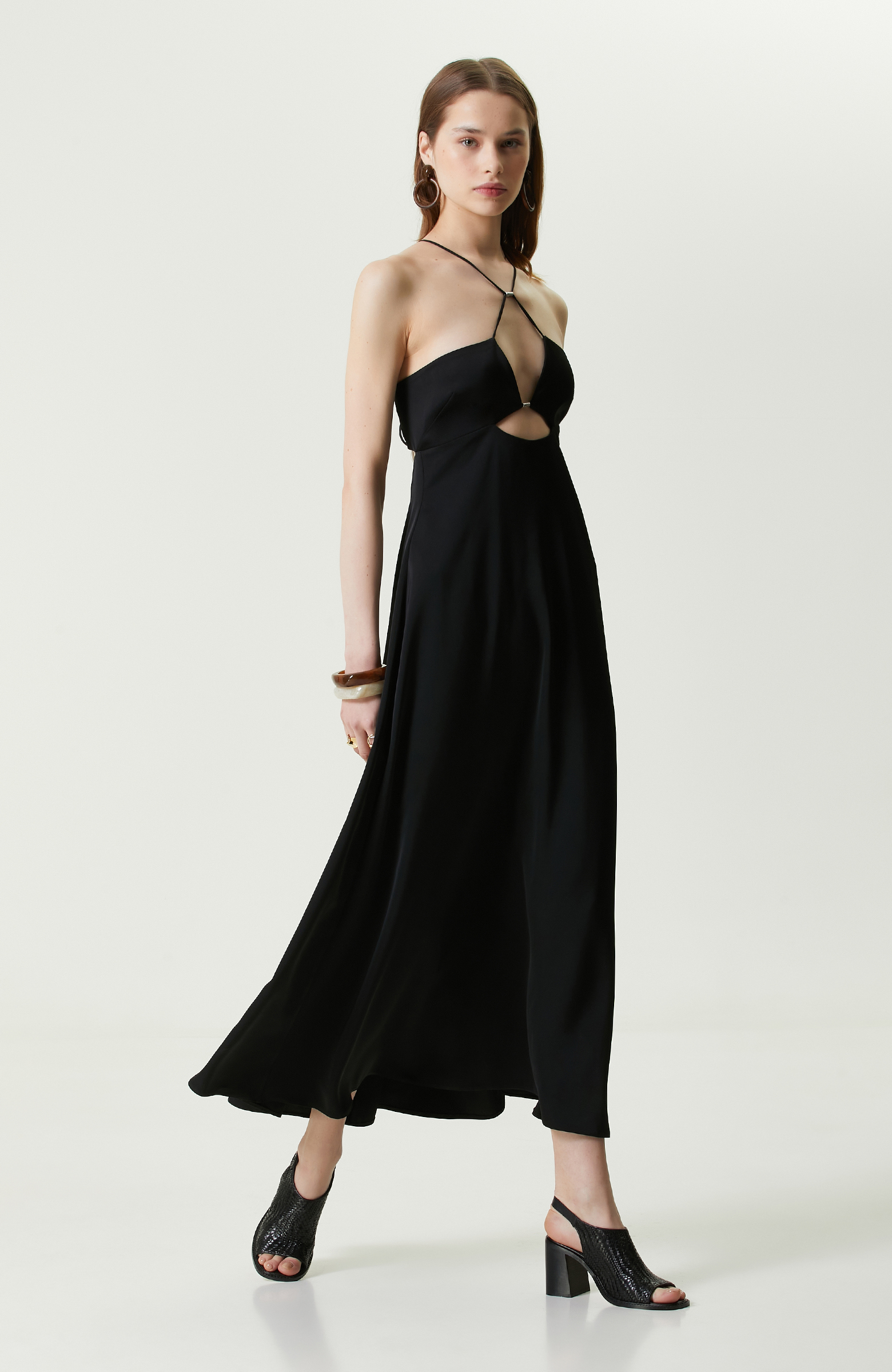 Siyah Uzun Askılı Abiye Elbise