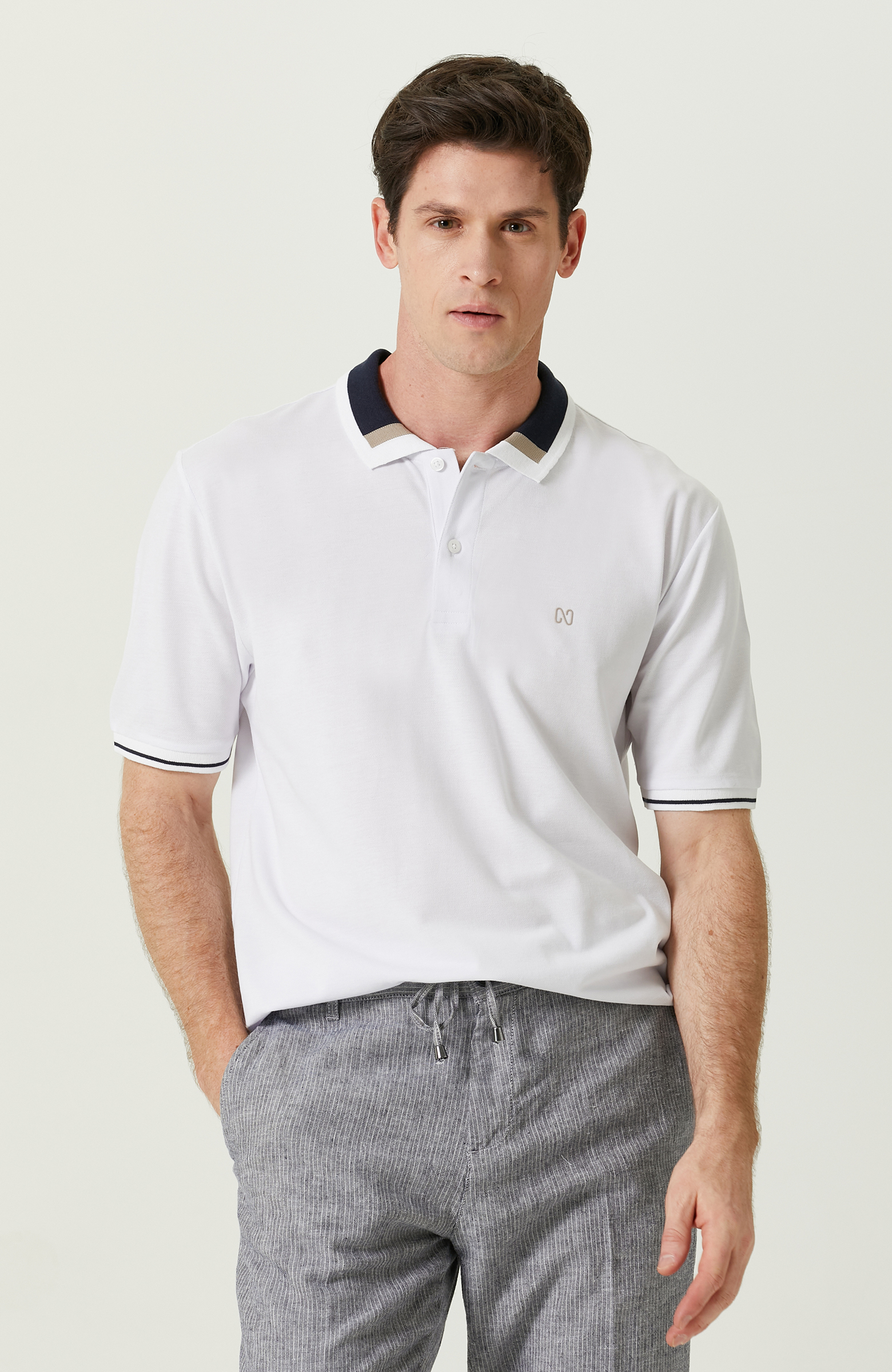 Kısa Kollu Beyaz Polo Yaka Tshirt