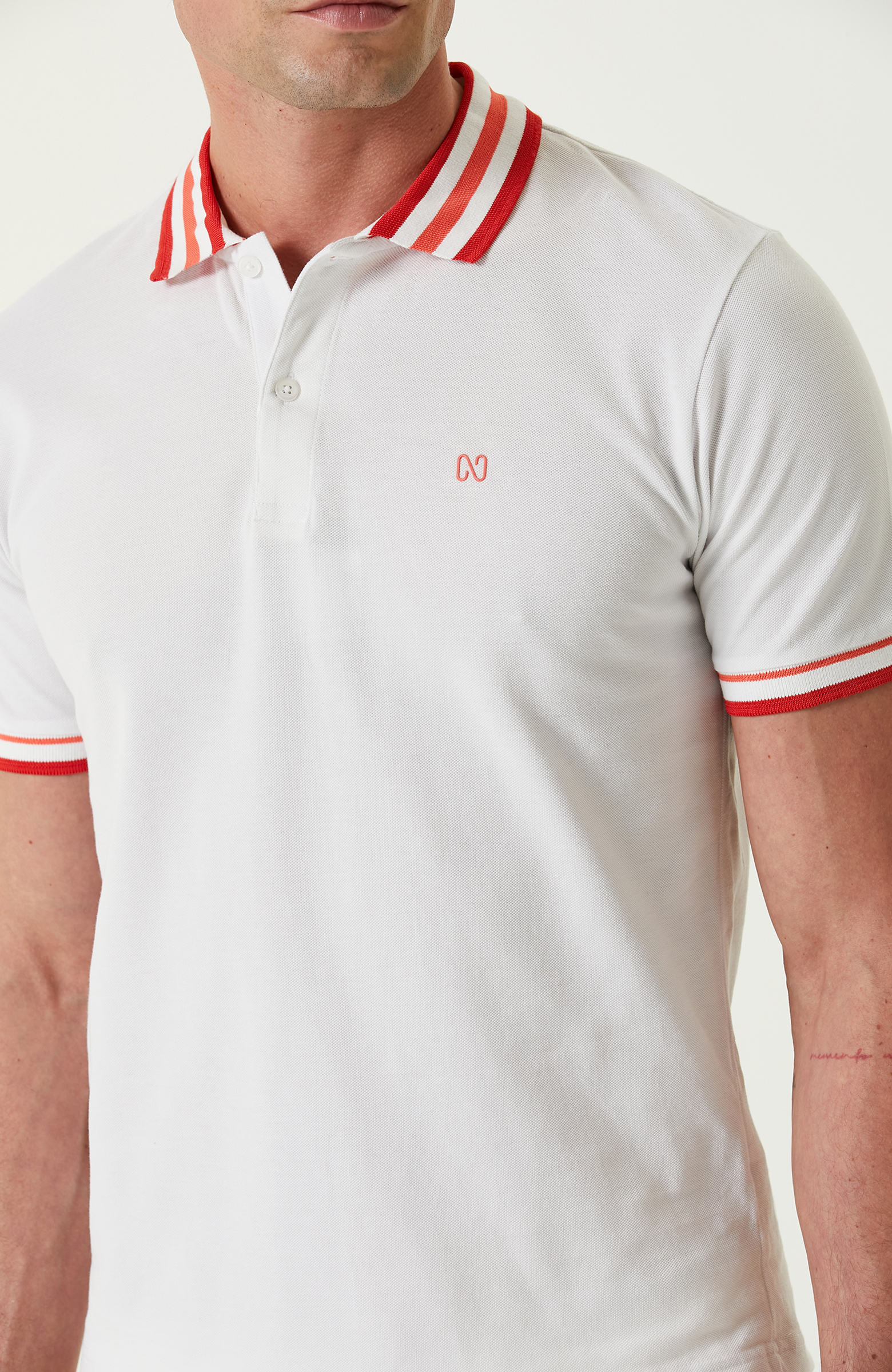 Beyaz Ribanalı Kısa Kollu Polo Yaka Tshirt