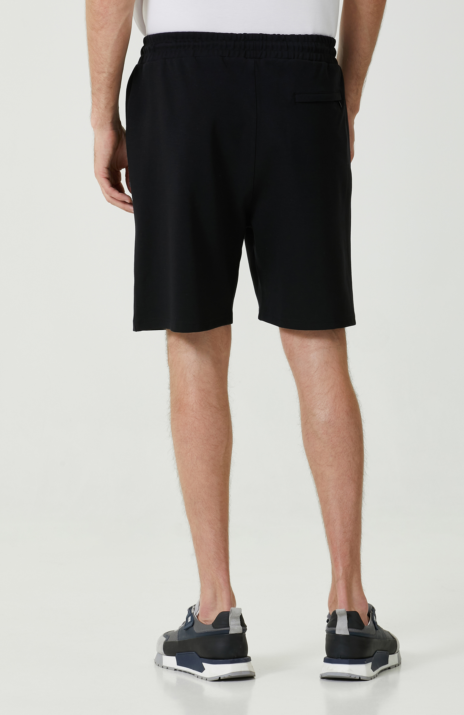 Siyah Düz Paça Şort