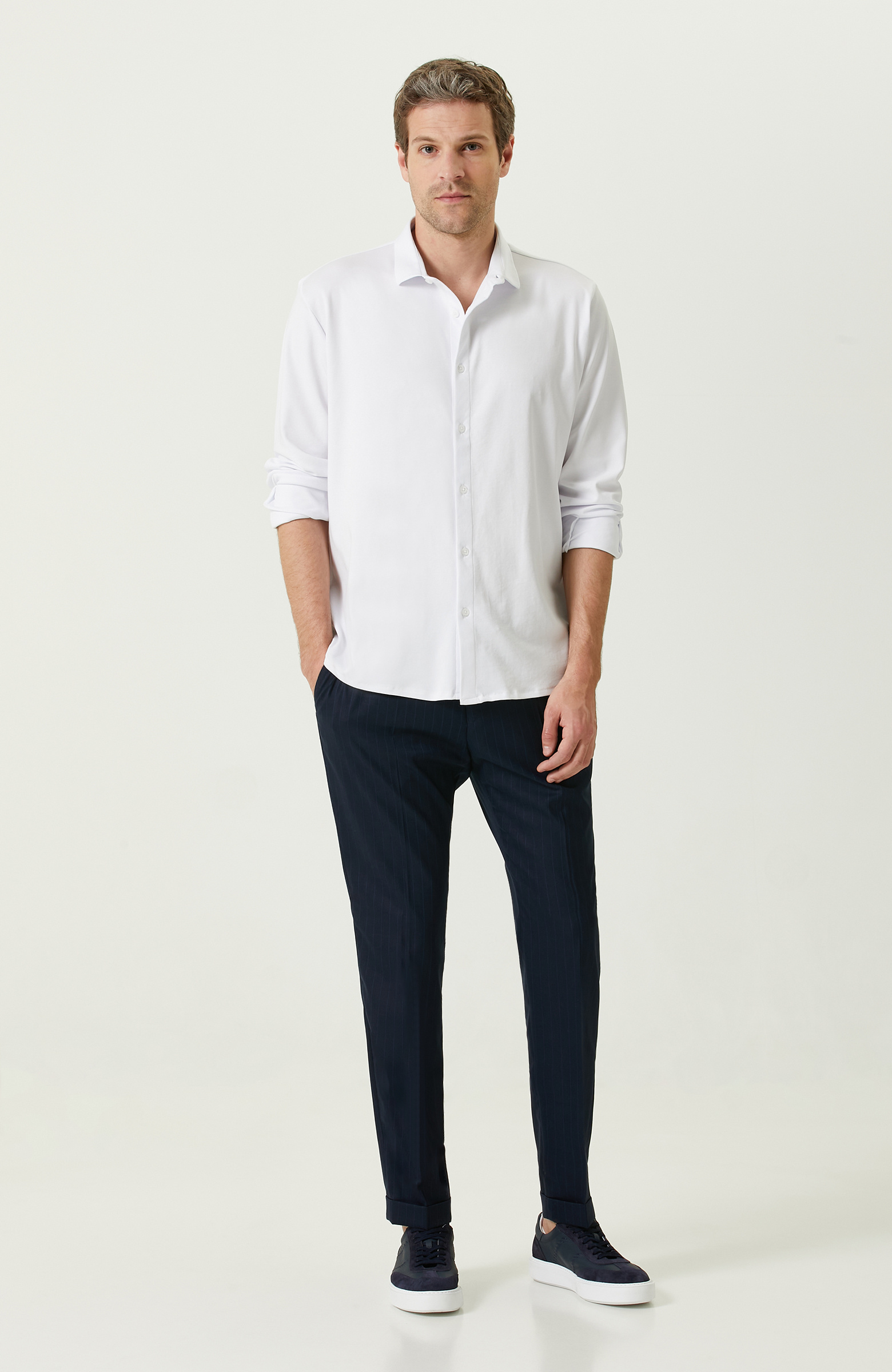 Beyaz Klasik Yaka Uzun Kollu Gömlek