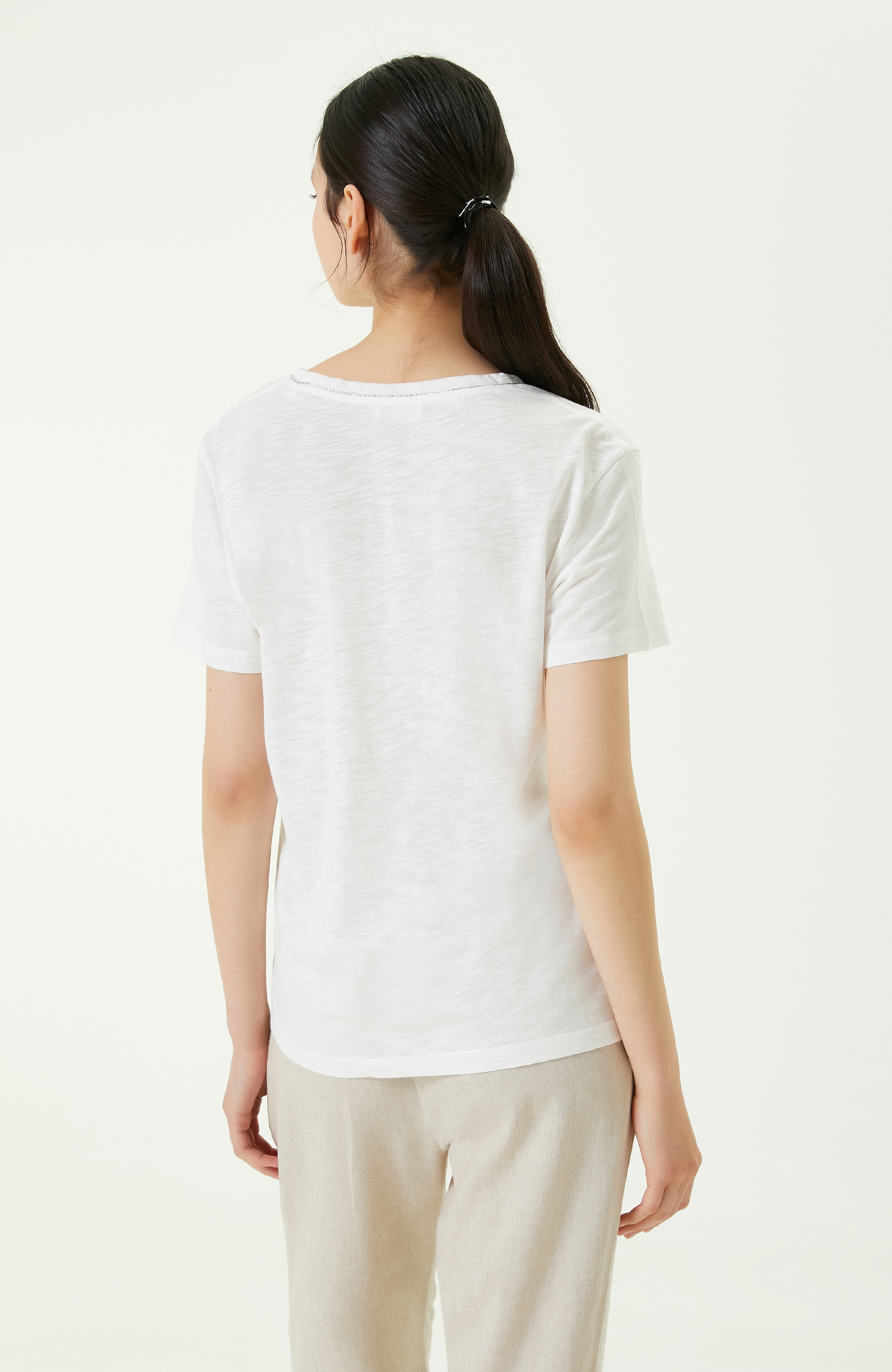 Ekru V Yaka Kısa Kollu Tshirt