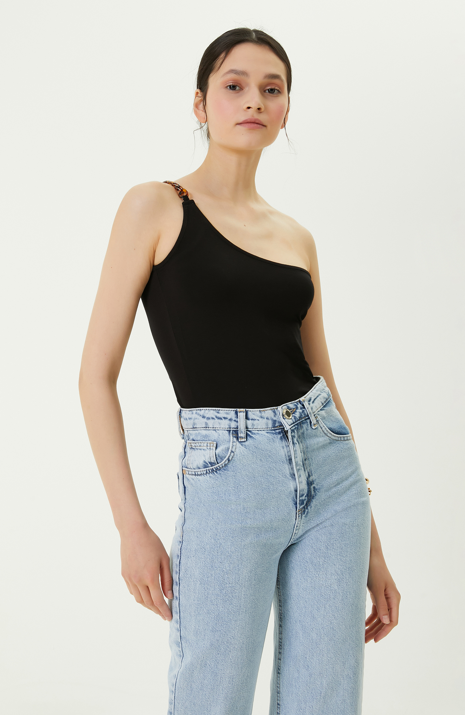 Tek Omuz Yaka Siyah Tshirt