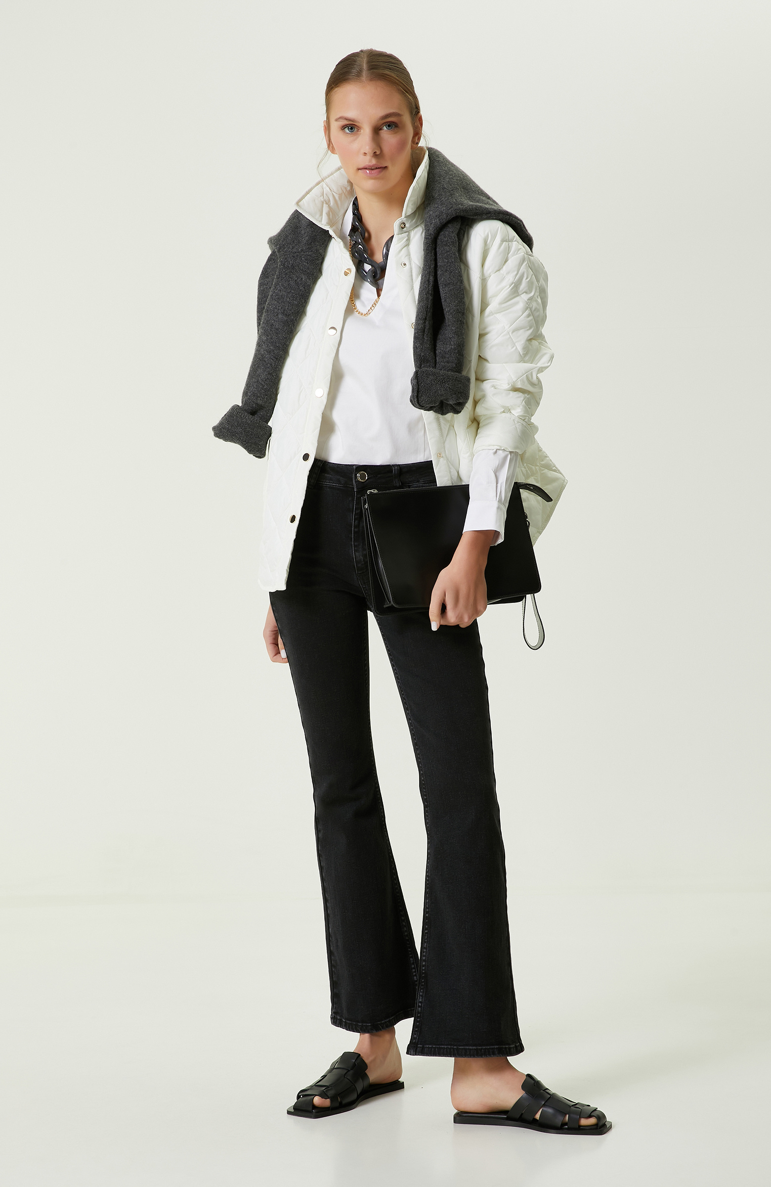 Beyaz Dokuma Hakim Yaka Gömlek