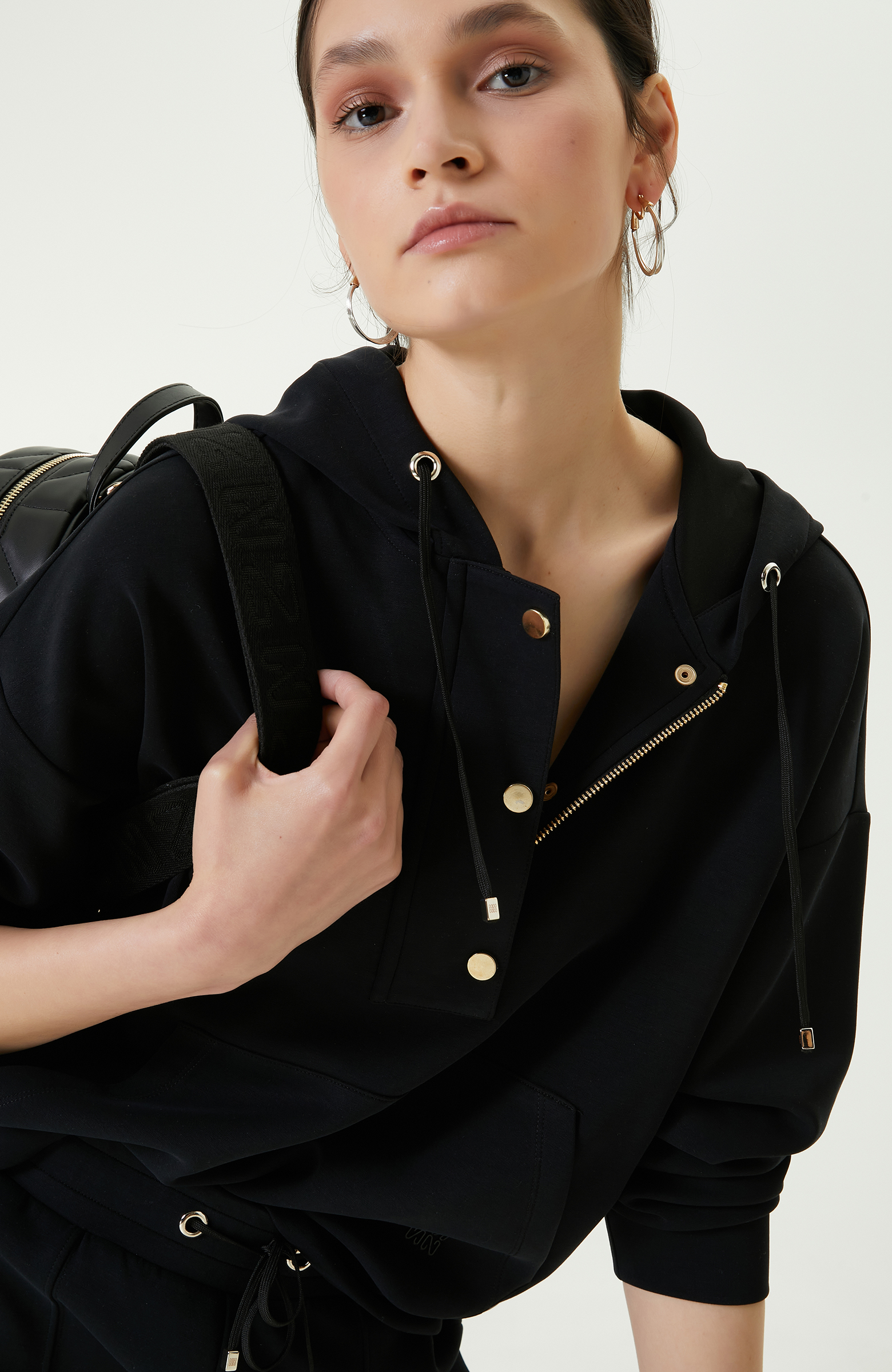 Fermuar Detaylı Siyah Sweatshirt