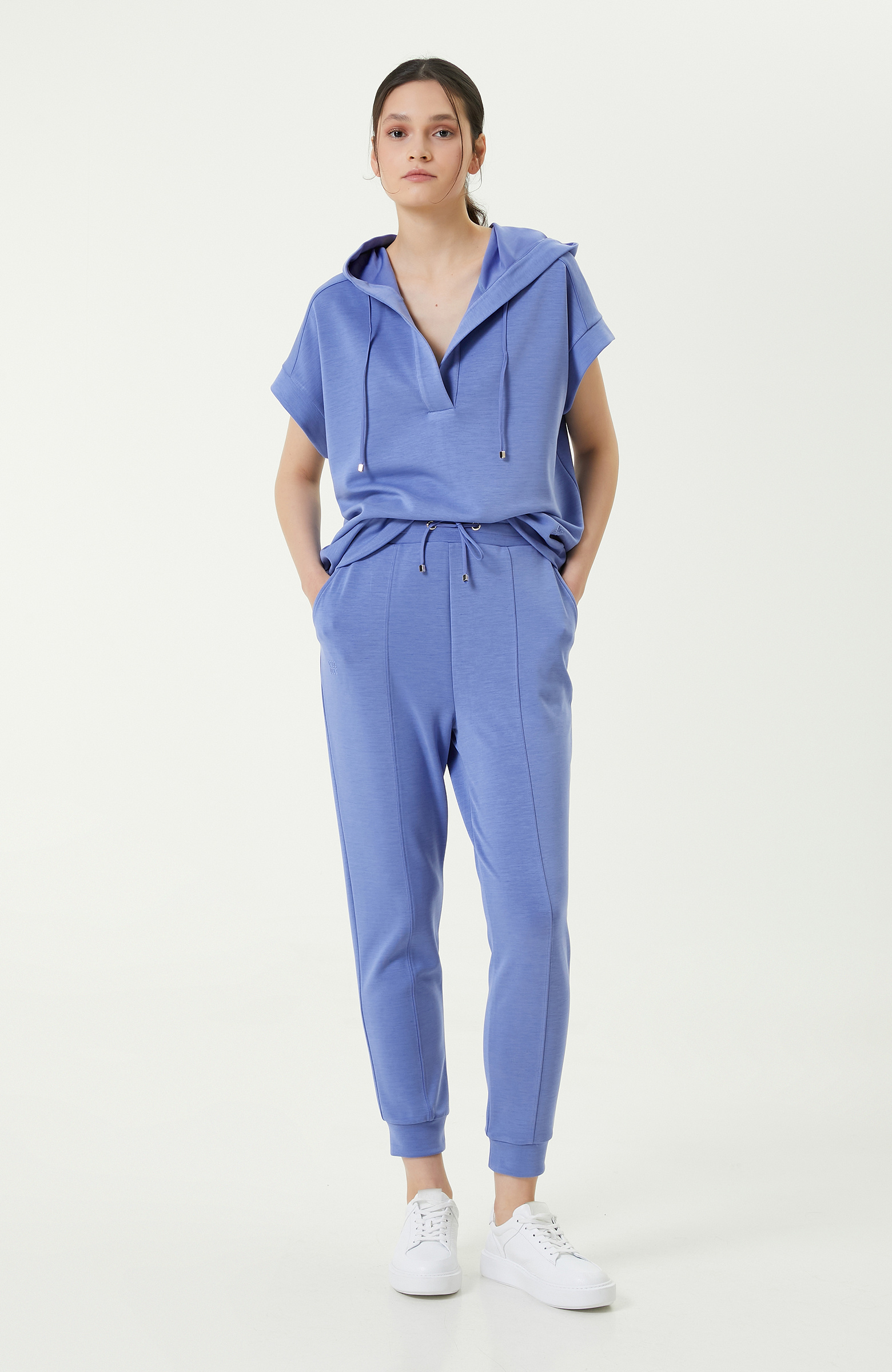 Mavi V Yaka Kısa Kollu Sweatshirt