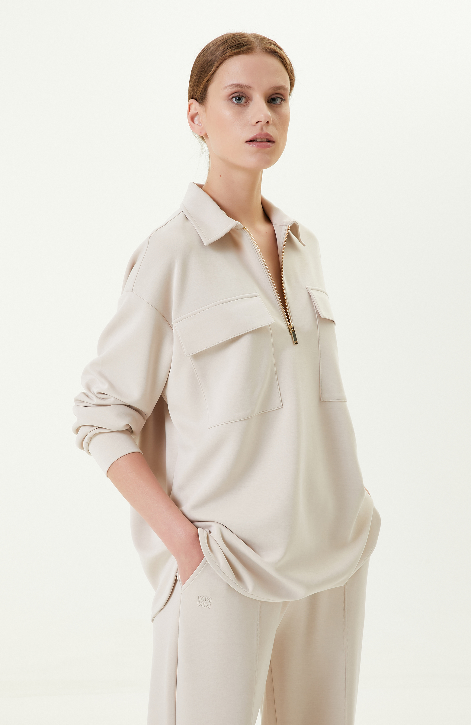 Cep Detaylı Taş Rengi Sweatshirt