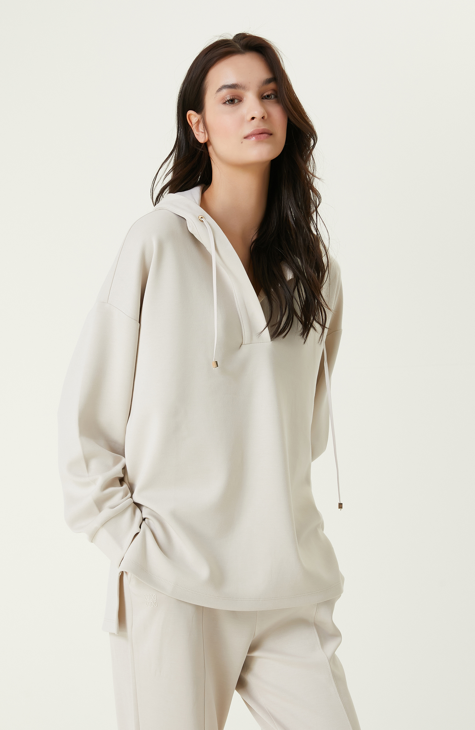 Taş Rengi Yırtmaç Detaylı Sweatshirt