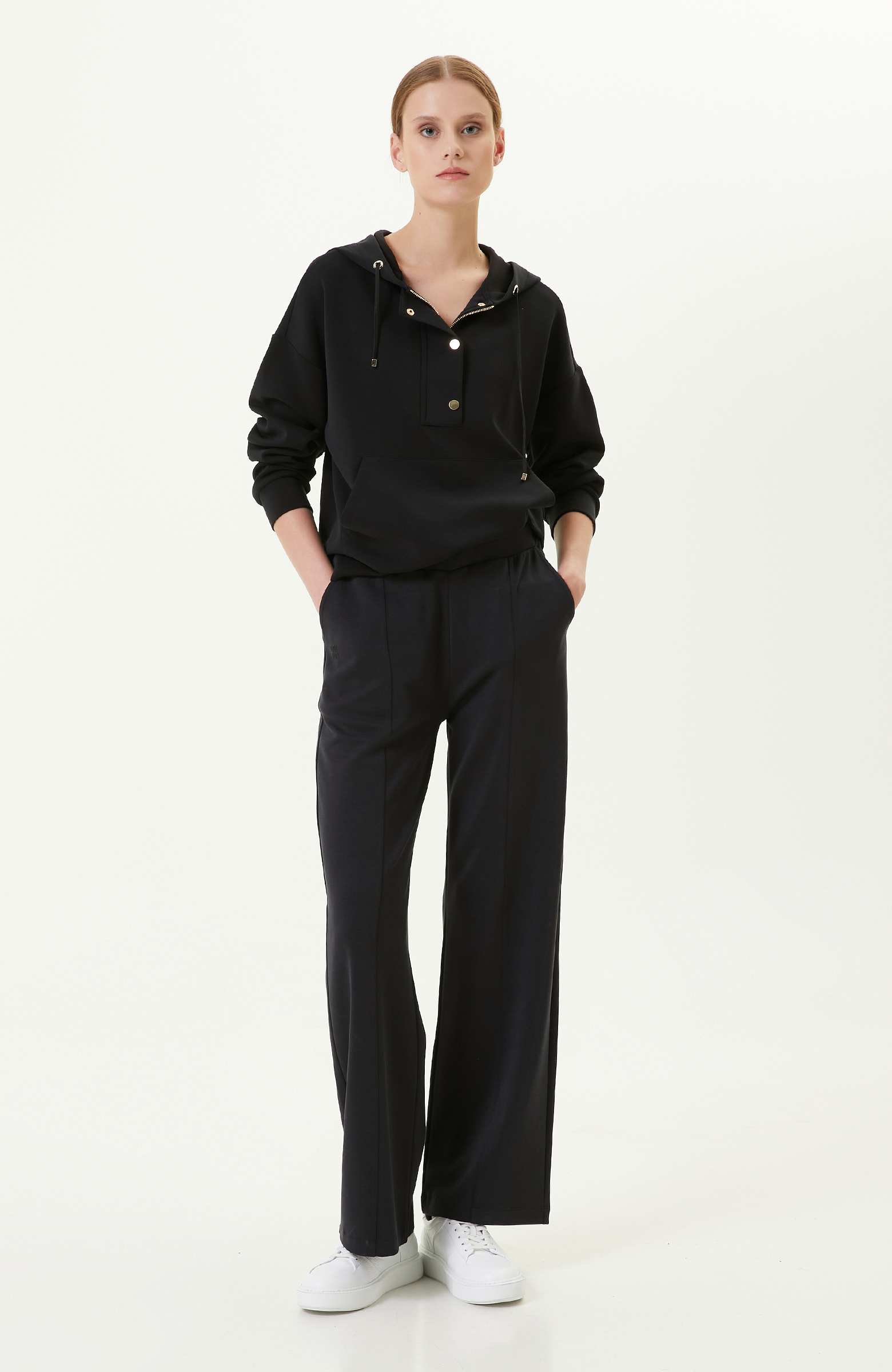 Bol Paça Siyah Eşofman