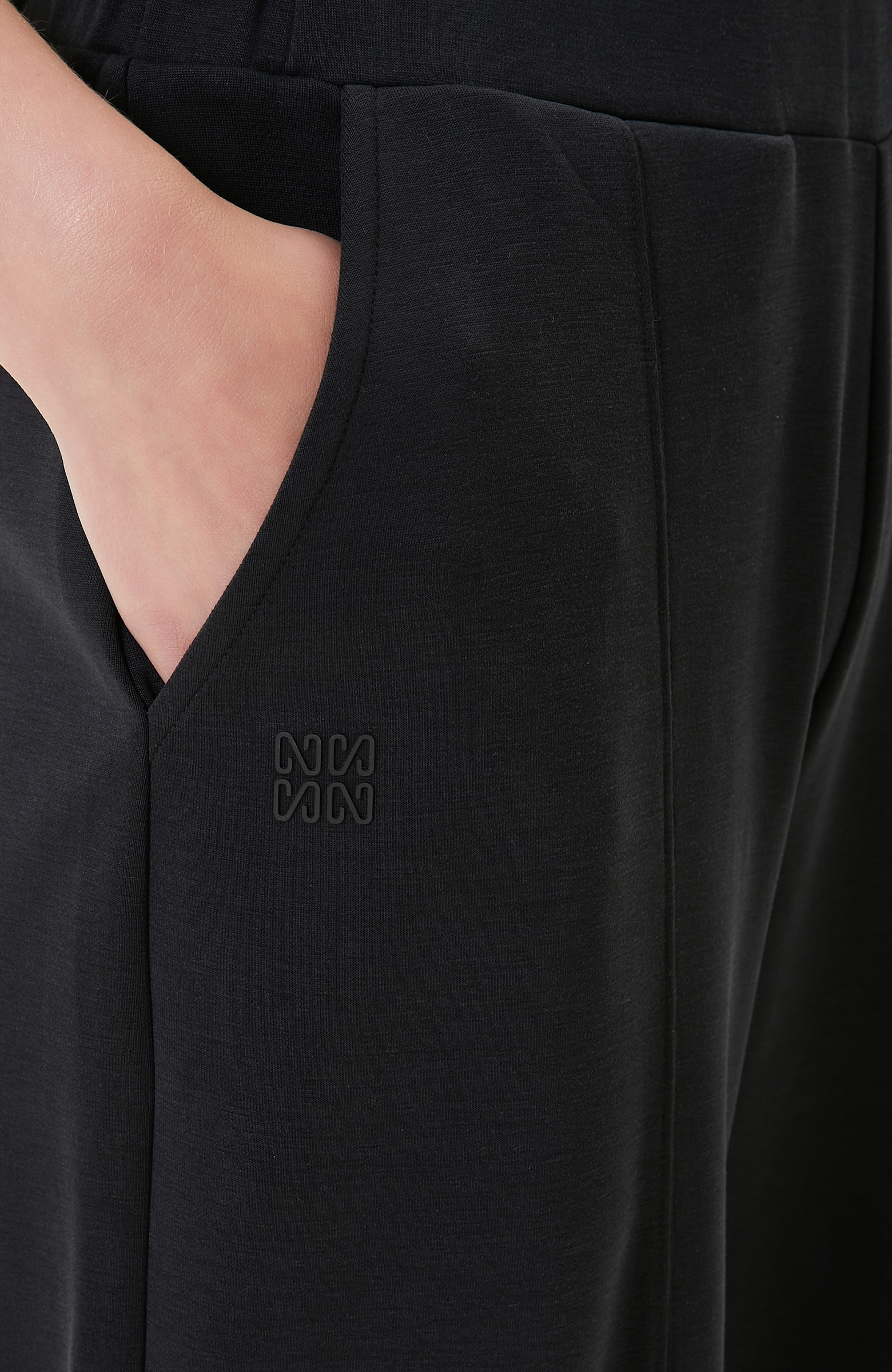 Bol Paça Siyah Eşofman