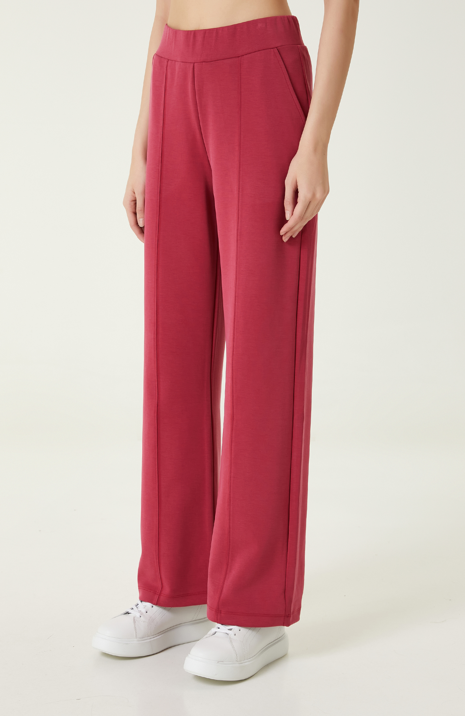 Vişne Bol Paça Eşofman