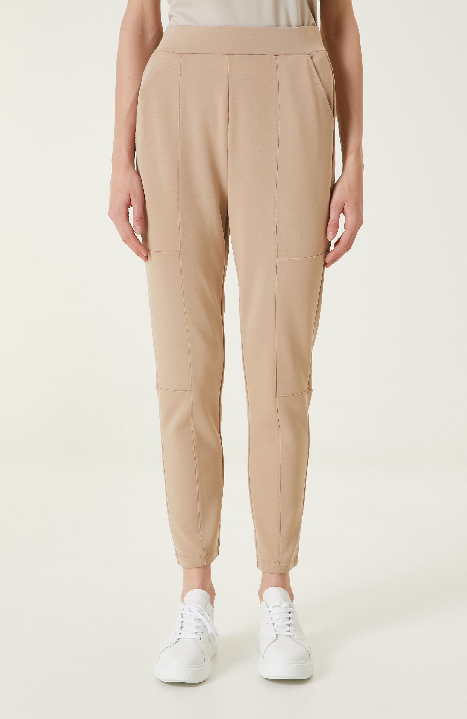 Bej Dikiş Detaylı Eşofman