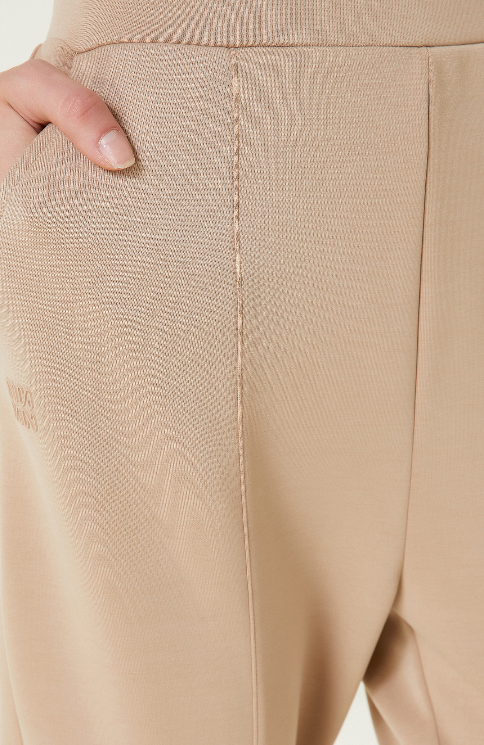 Bej Dikiş Detaylı Eşofman