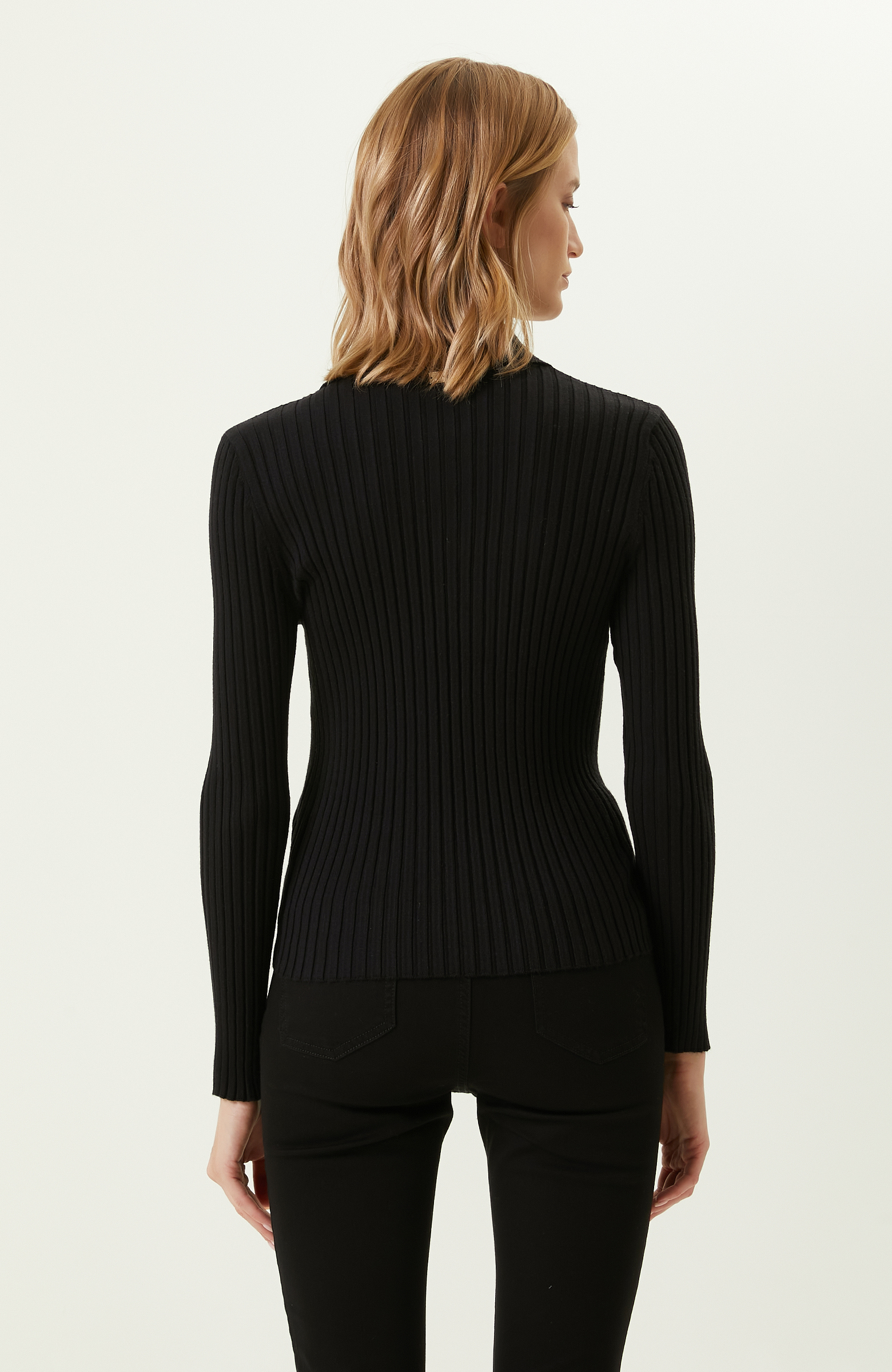 Düğme Detaylı Siyah Kazak