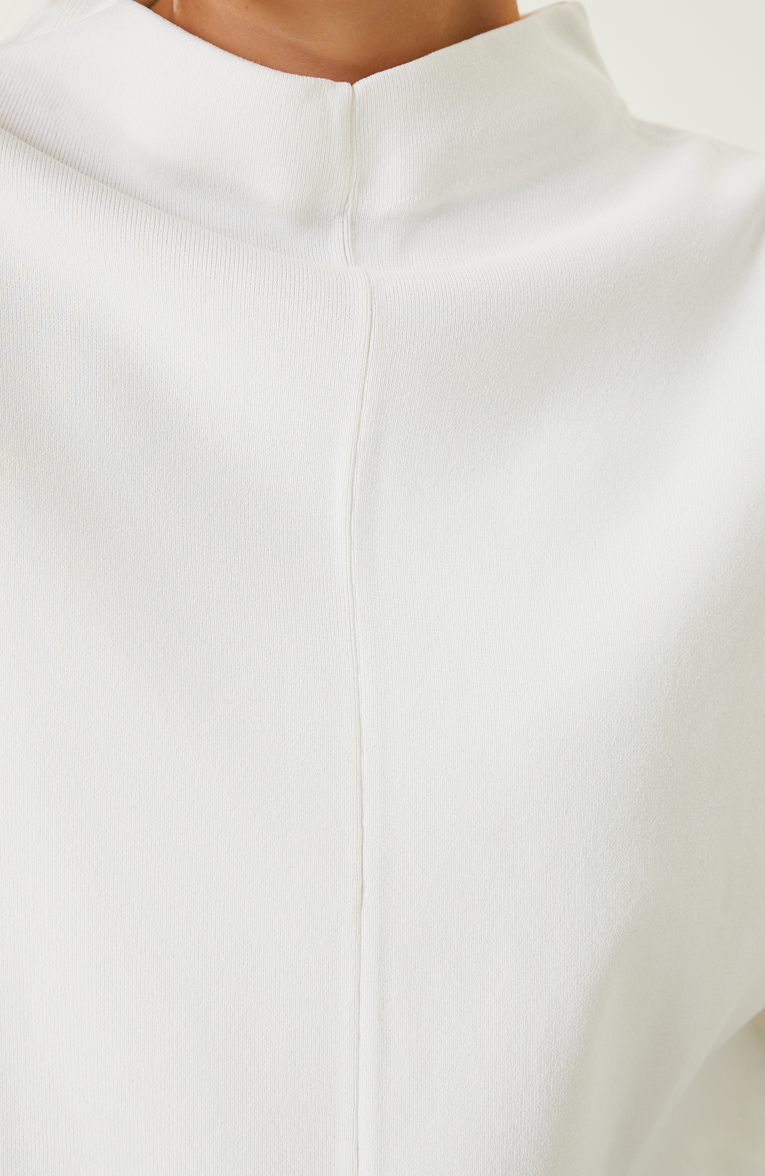 Ekru Dik Yaka Triko Kazak